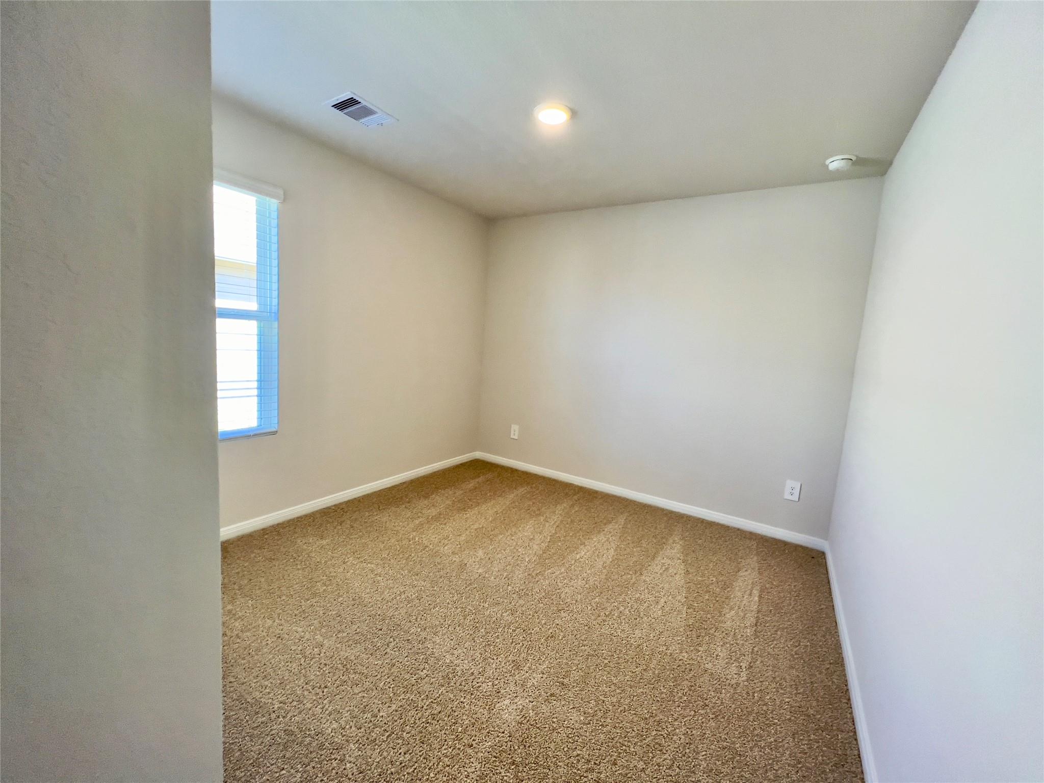 305 Darwin Pl Property Photo 14