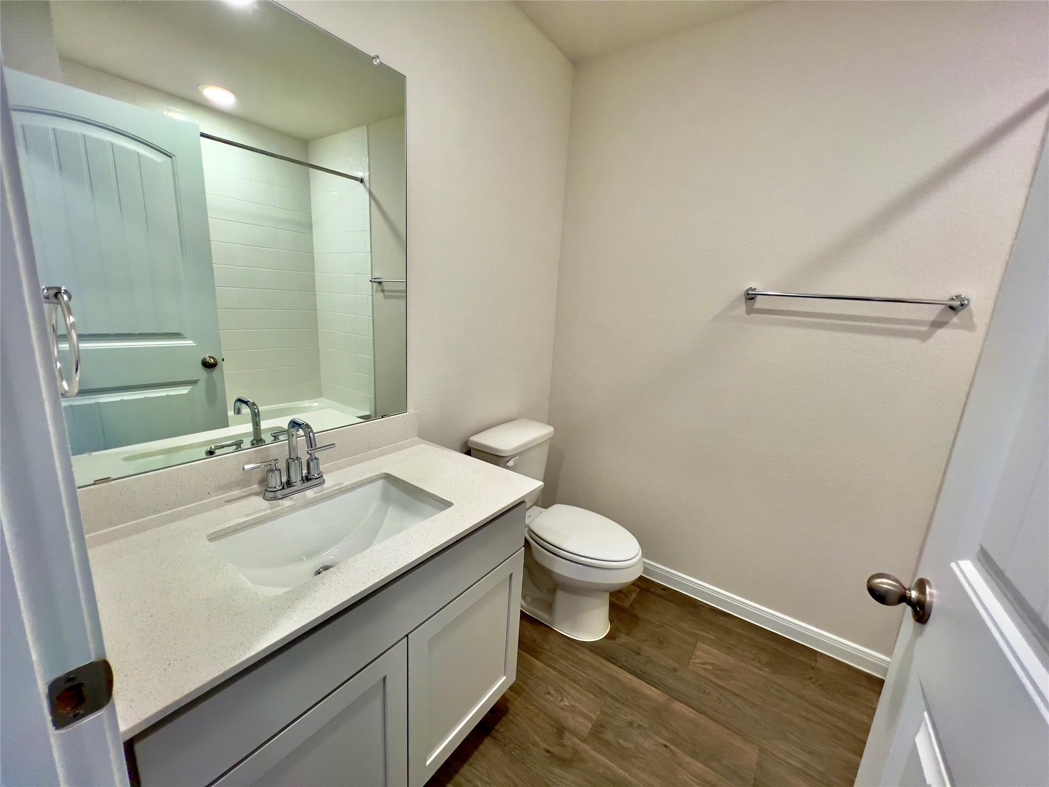 305 Darwin Pl Property Photo 16