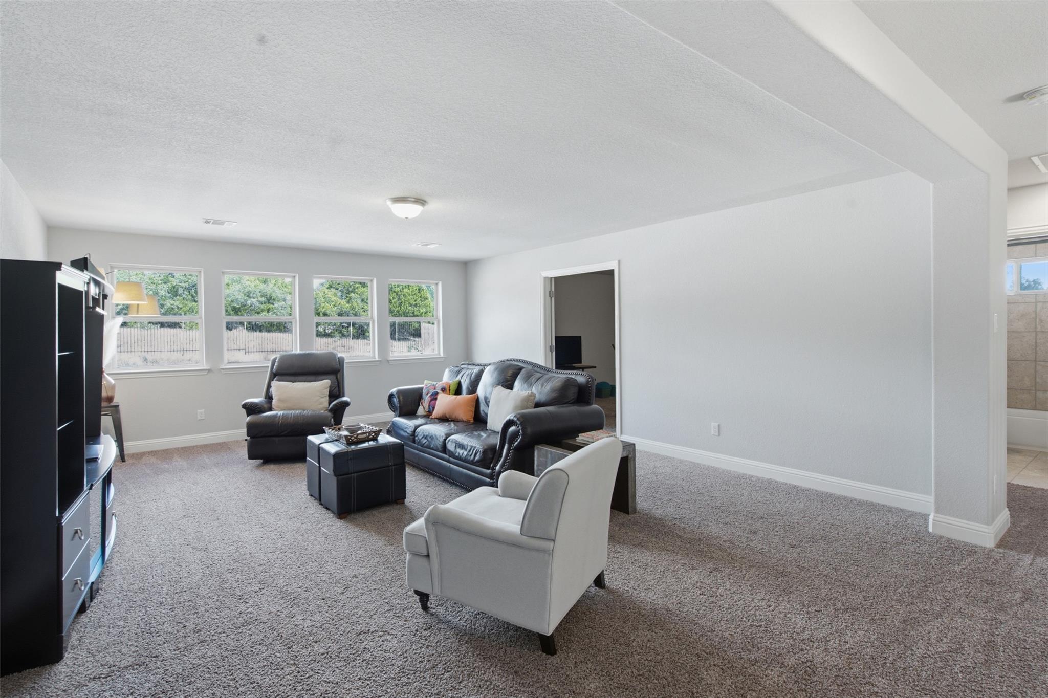 324 Stoney Point Rd Property Photo 17
