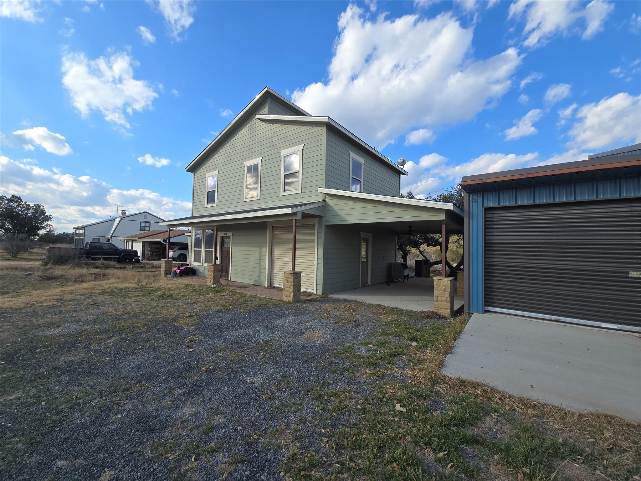 304 Spring St Property Photo 1