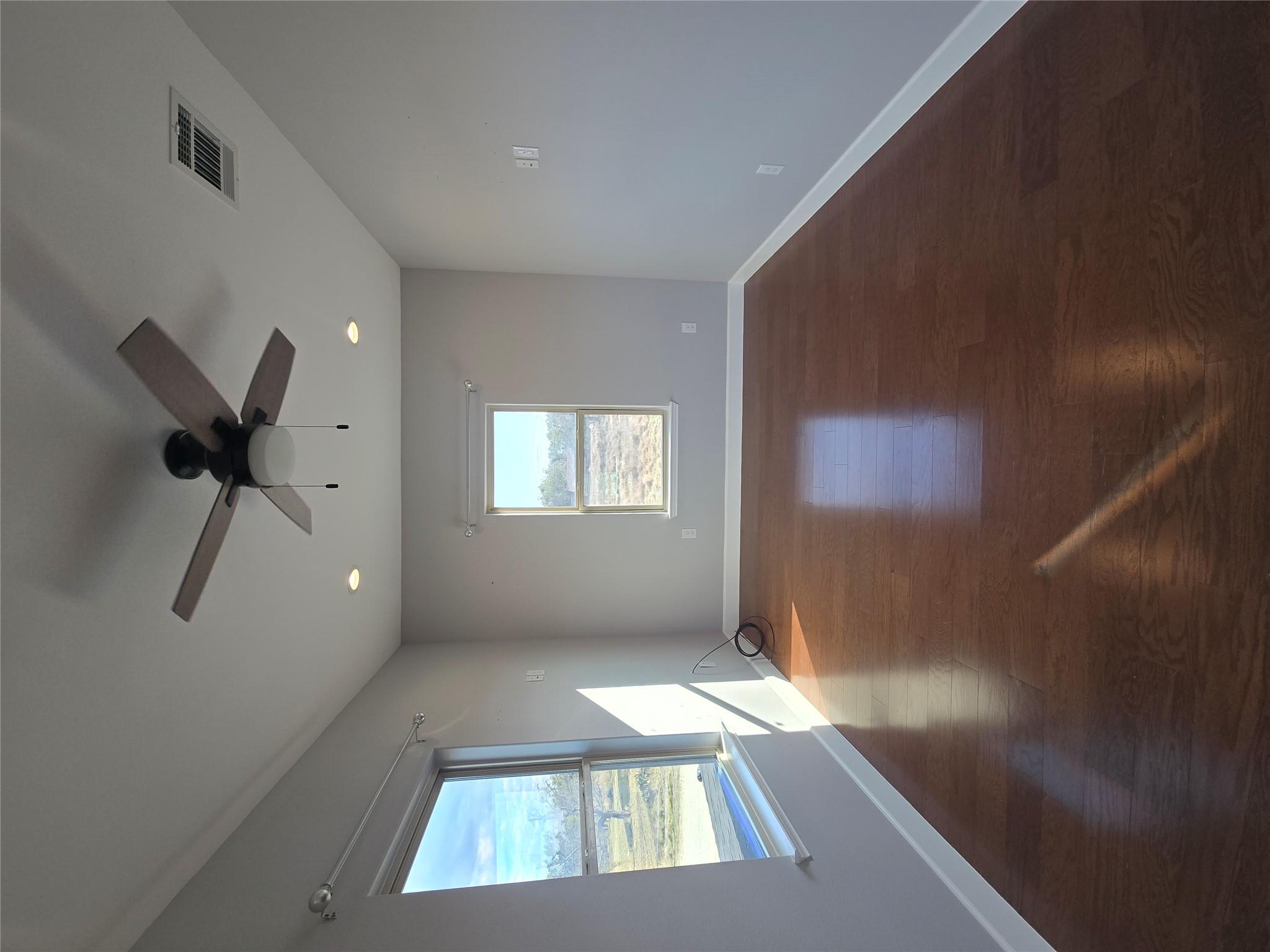 304 Spring St Property Photo 10