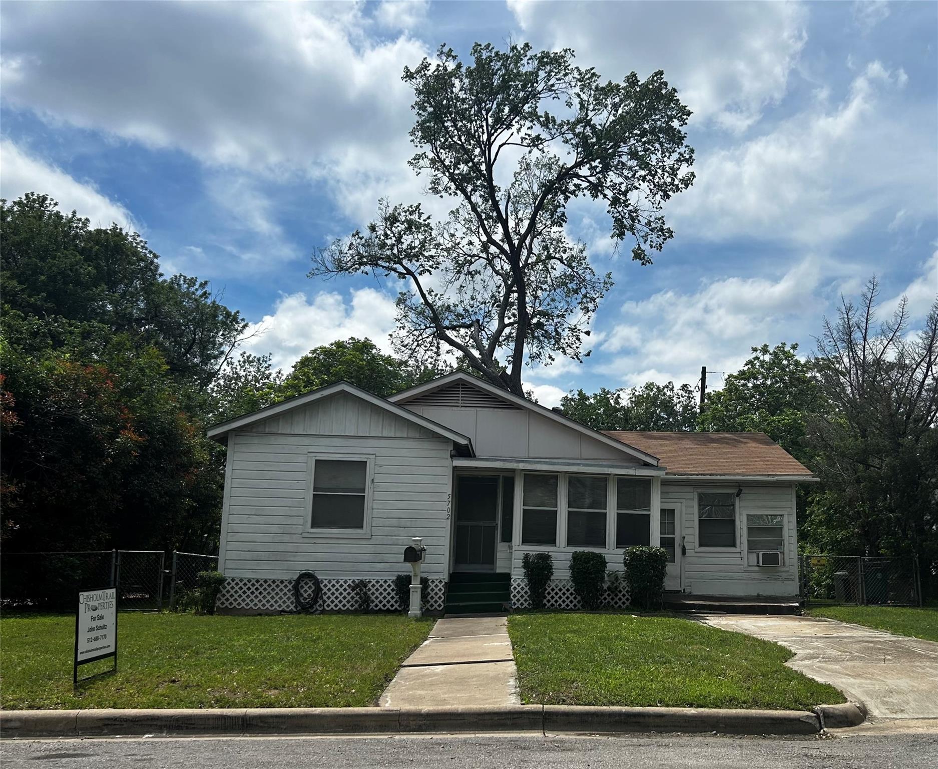 5702 Duval St Property Photo 1