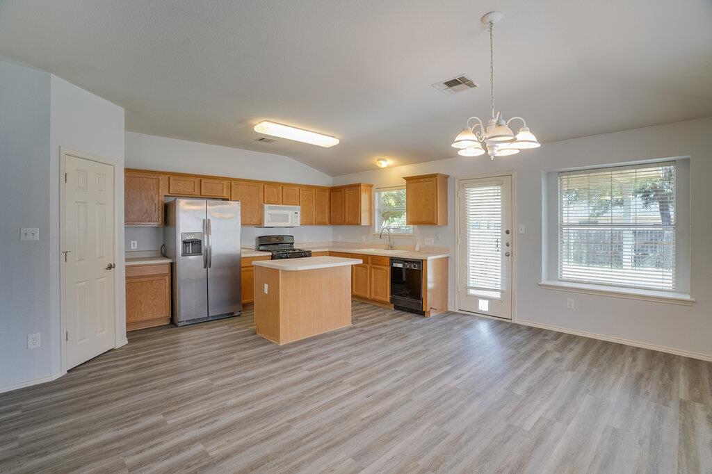 3310 Zinfandel Ln Property Photo 5