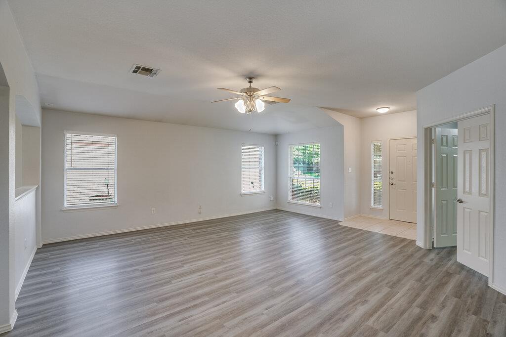 3310 Zinfandel Ln Property Photo 9