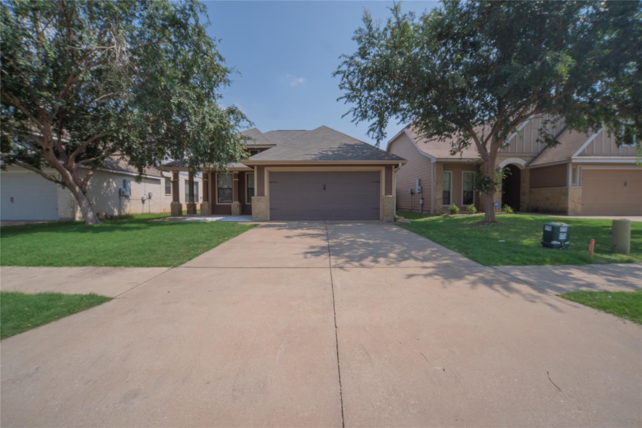 3416 Castleton Dr Property Photo 1