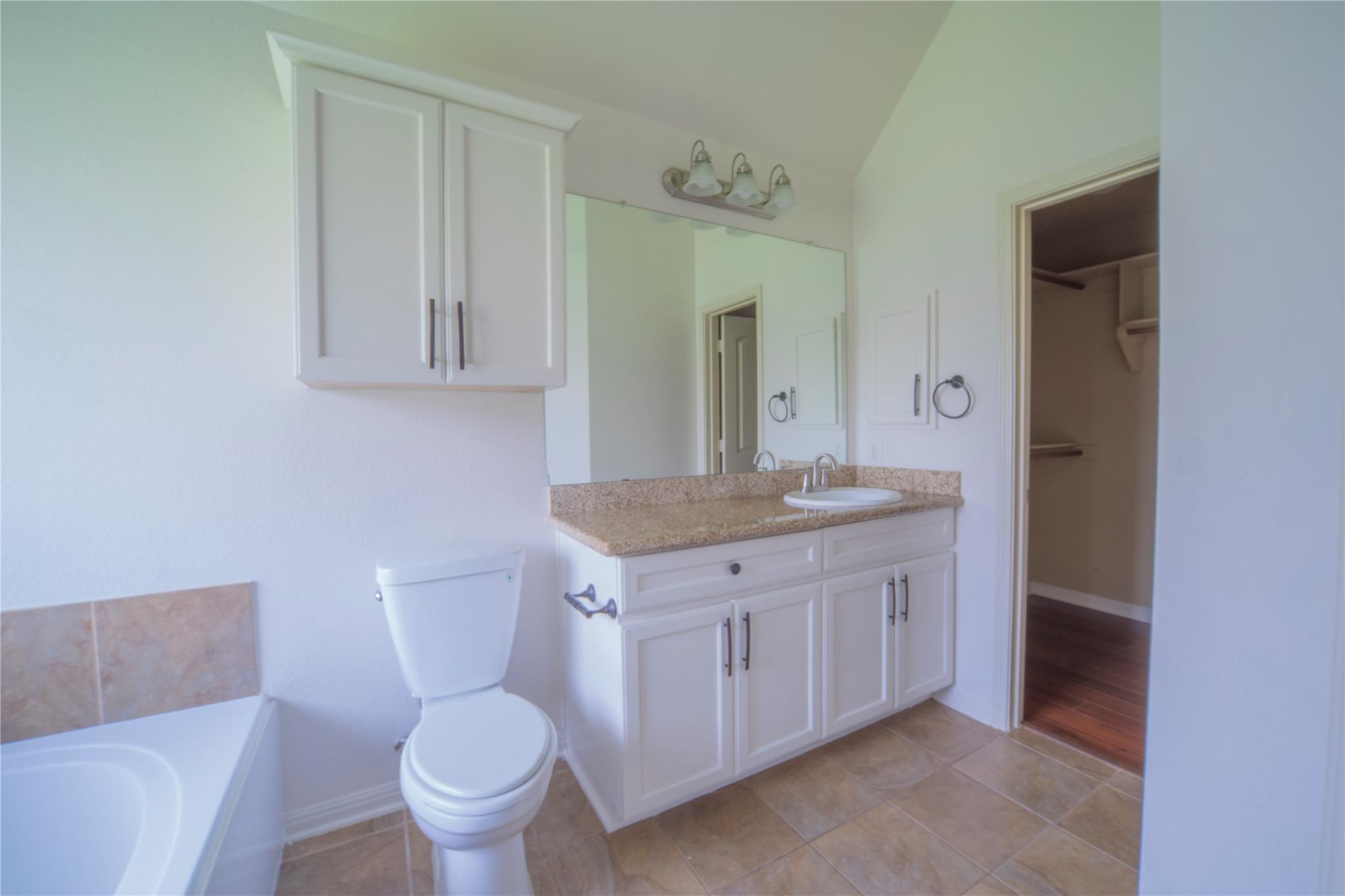 3416 Castleton Dr Property Photo 9