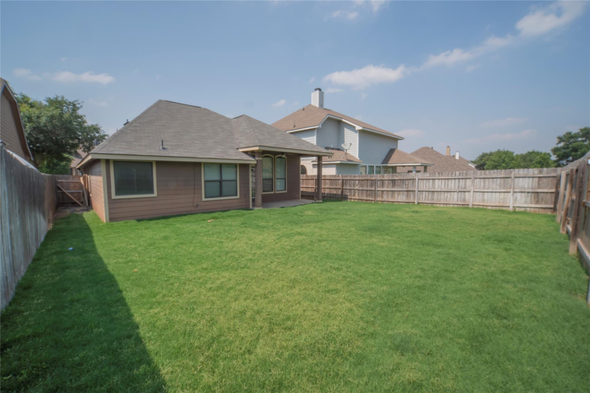3416 Castleton Dr Property Photo 15