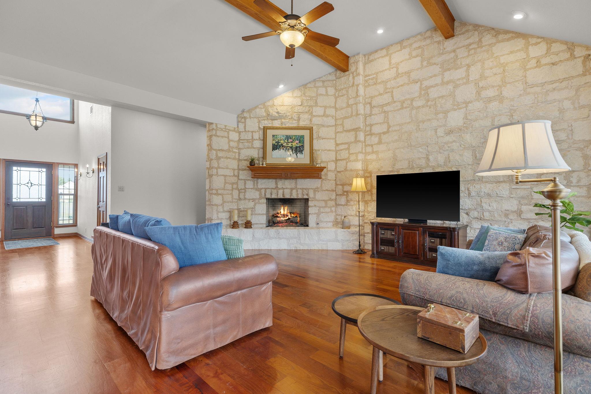 300 Little Gabriel River Dr Property Photo 7