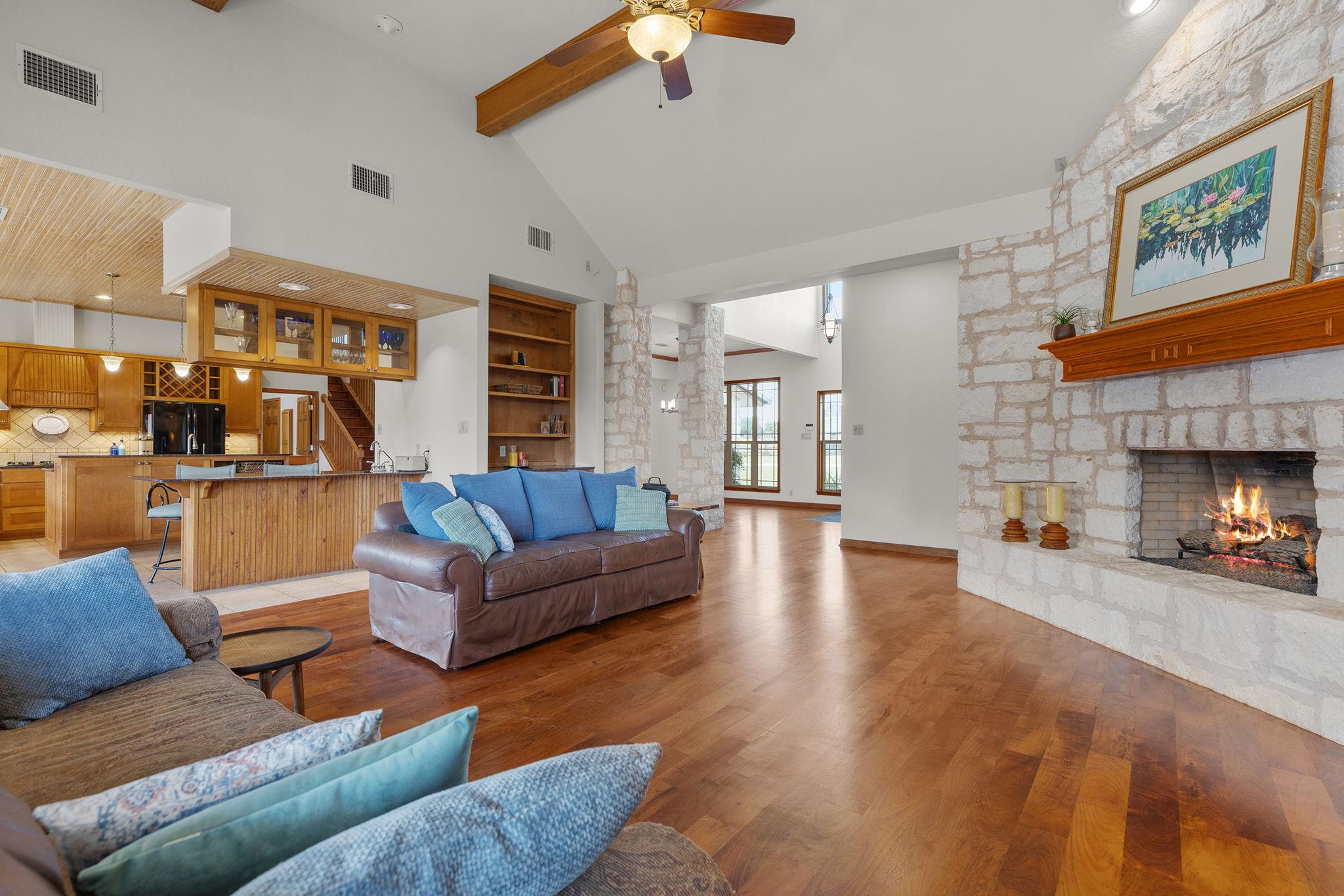 300 Little Gabriel River Dr Property Photo 8