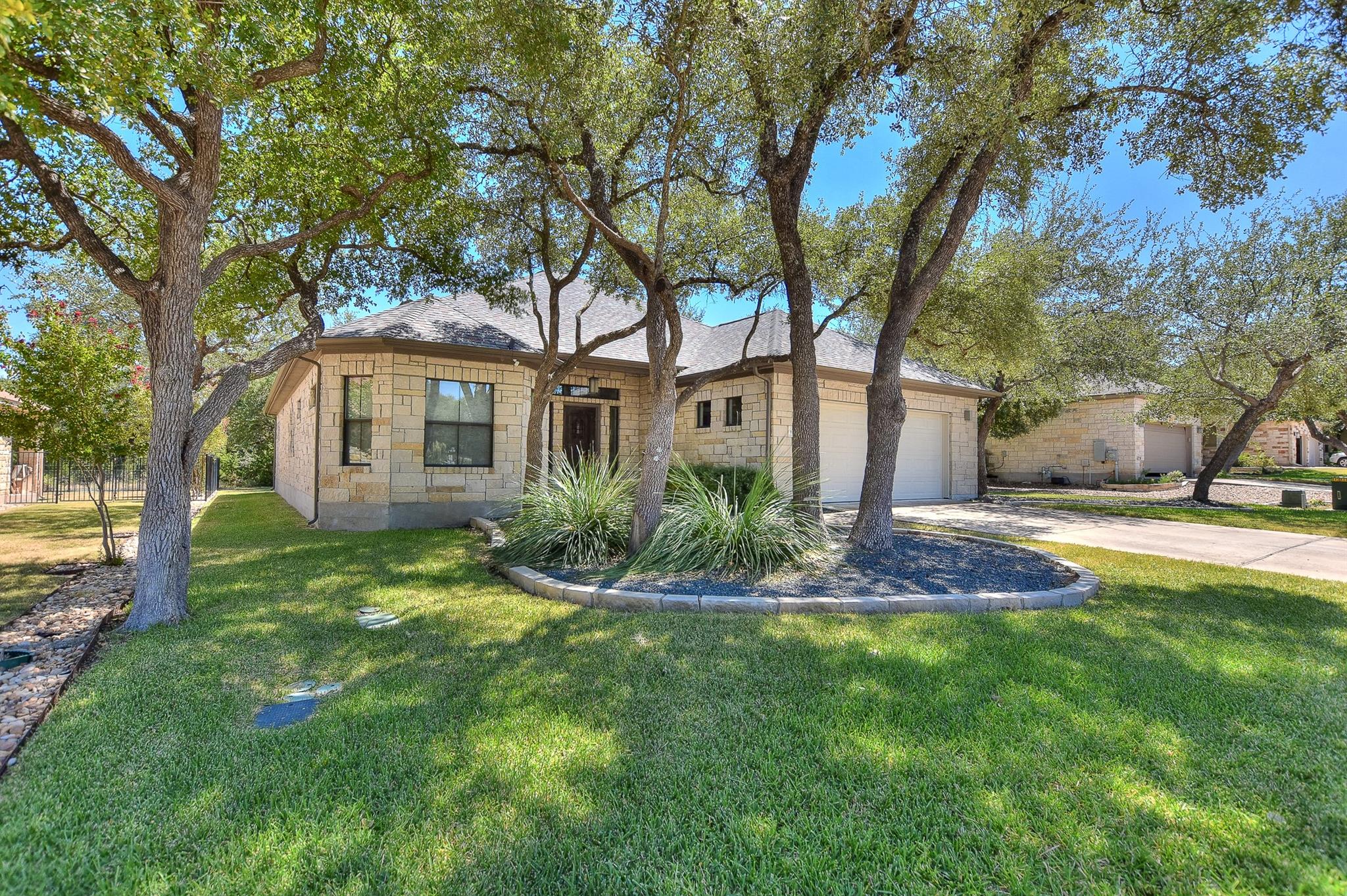600 Caprock Canyon Trl Property Photo 1
