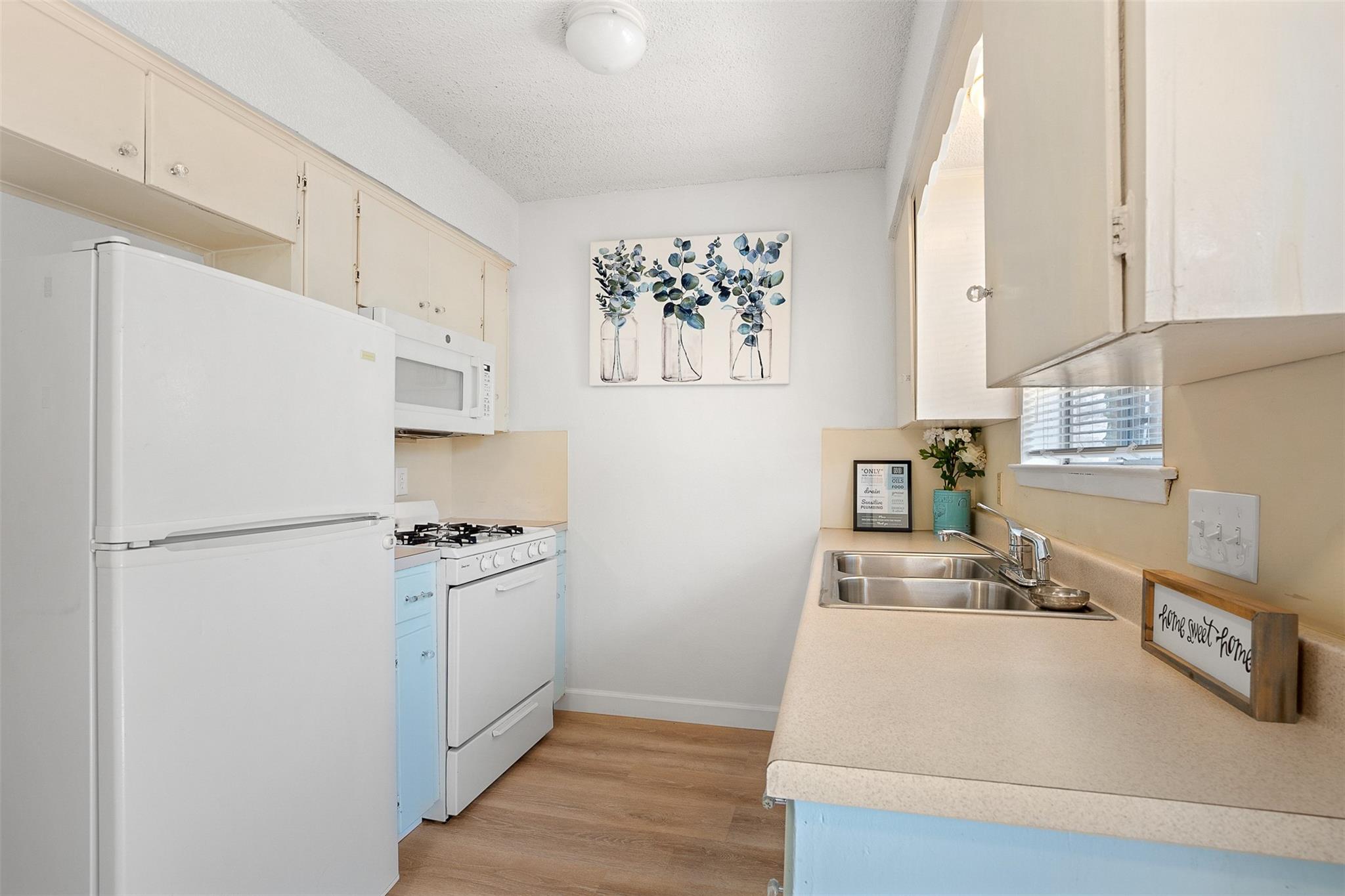 8603 Woodstone Dr #b Property Photo 5
