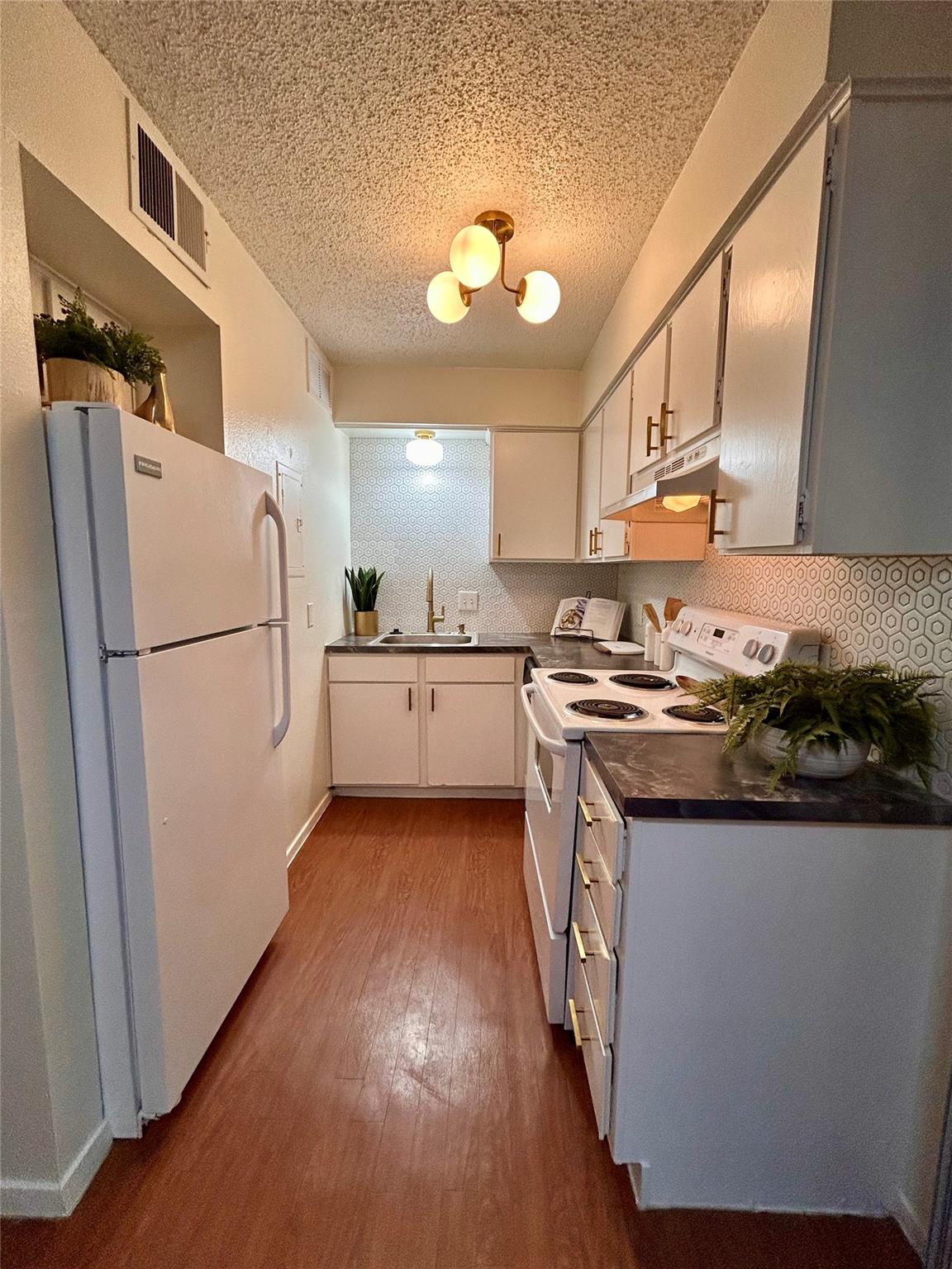 4209 Avenue B Ave #209 Property Photo 3