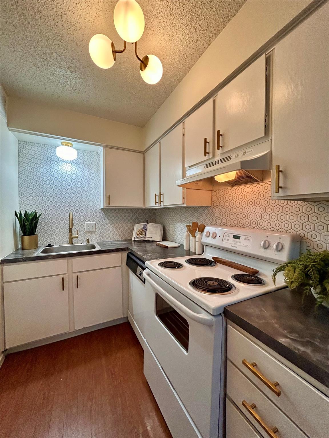 4209 Avenue B Ave #209 Property Photo 6