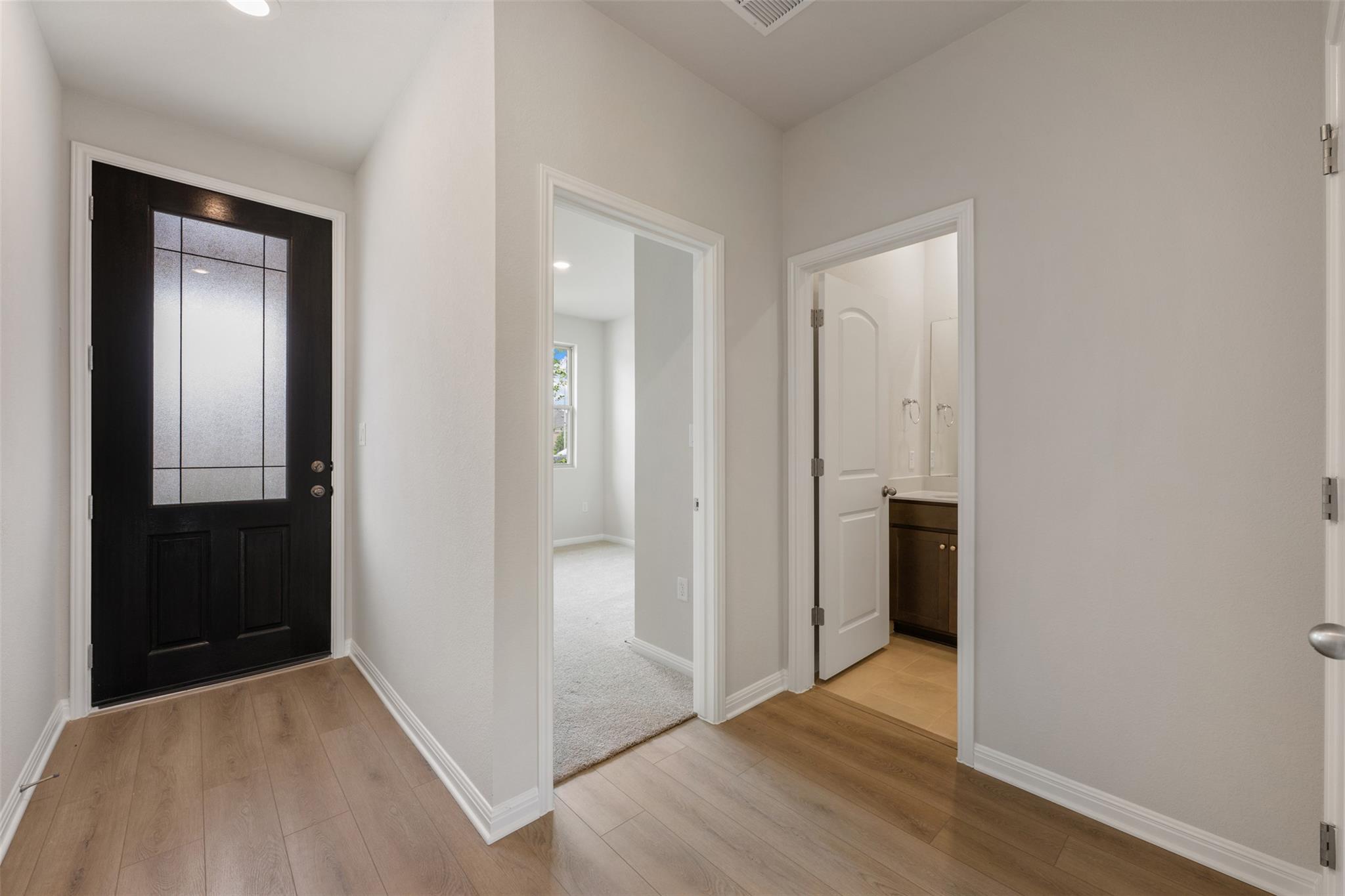 135 Arlington Park Loop Property Photo 3