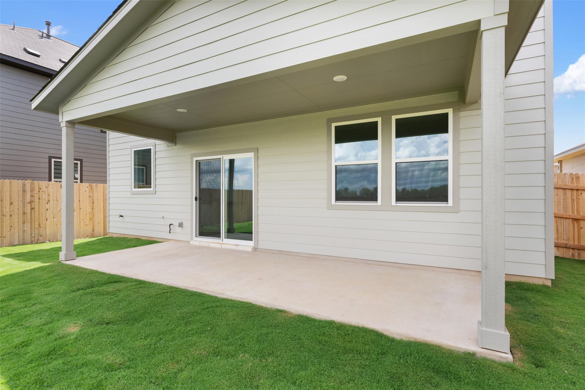 135 Arlington Park Loop Property Photo 28