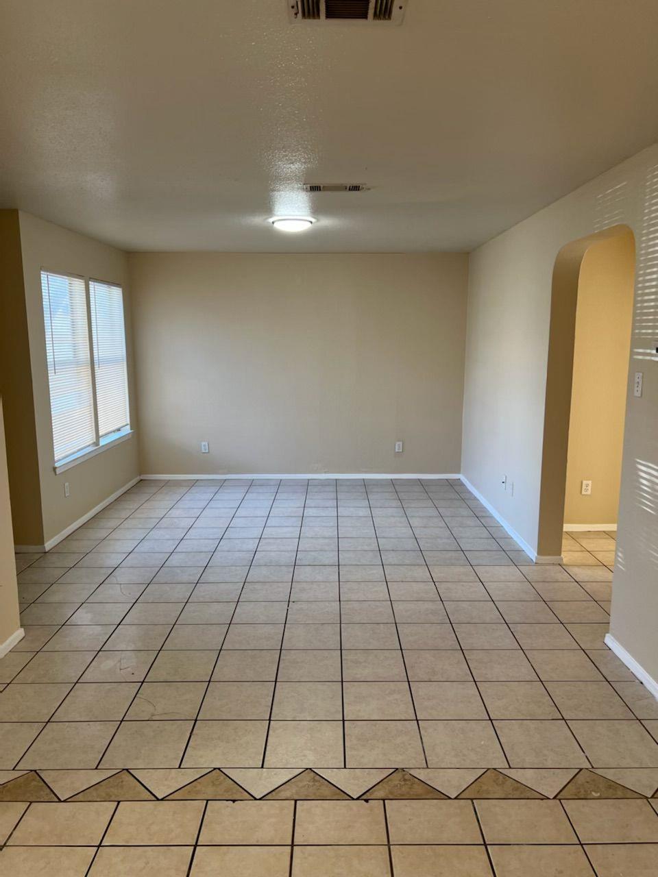 2212 Katy Ln #d Property Photo 4