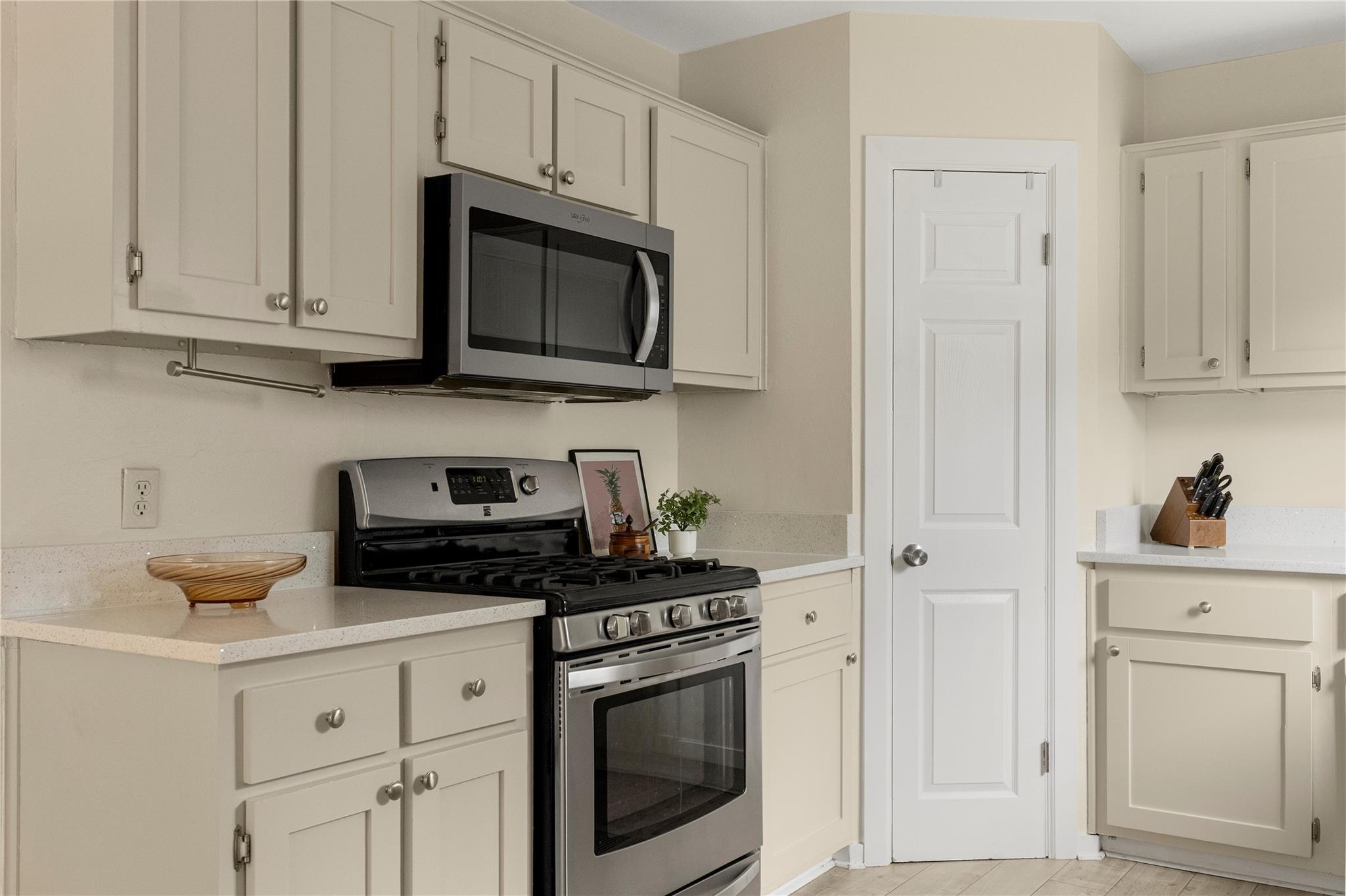 13008 Candlestick Pl Property Photo 11