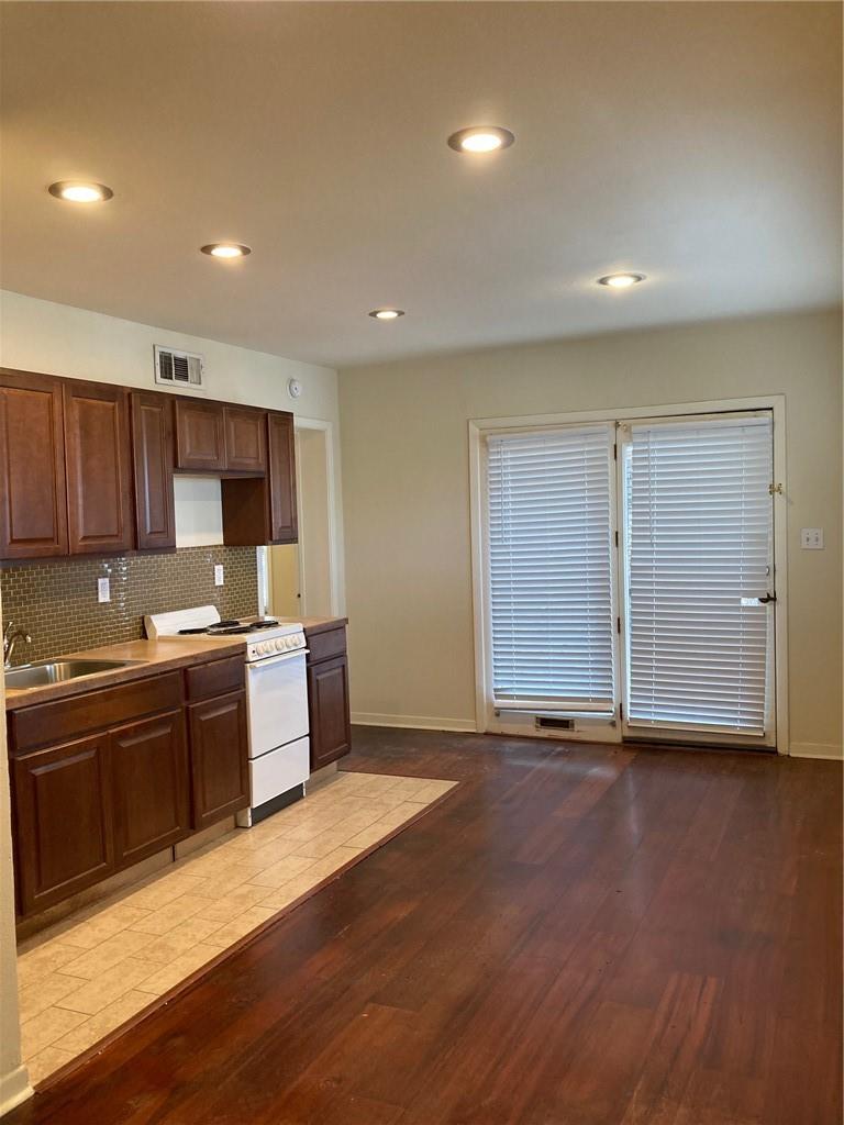 2703 Swisher St #100a Property Photo 2