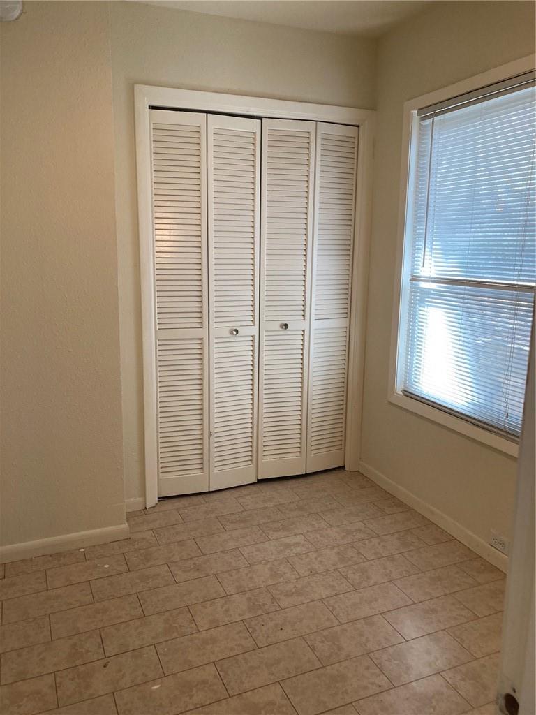 2703 Swisher St 100a Property Photo 6