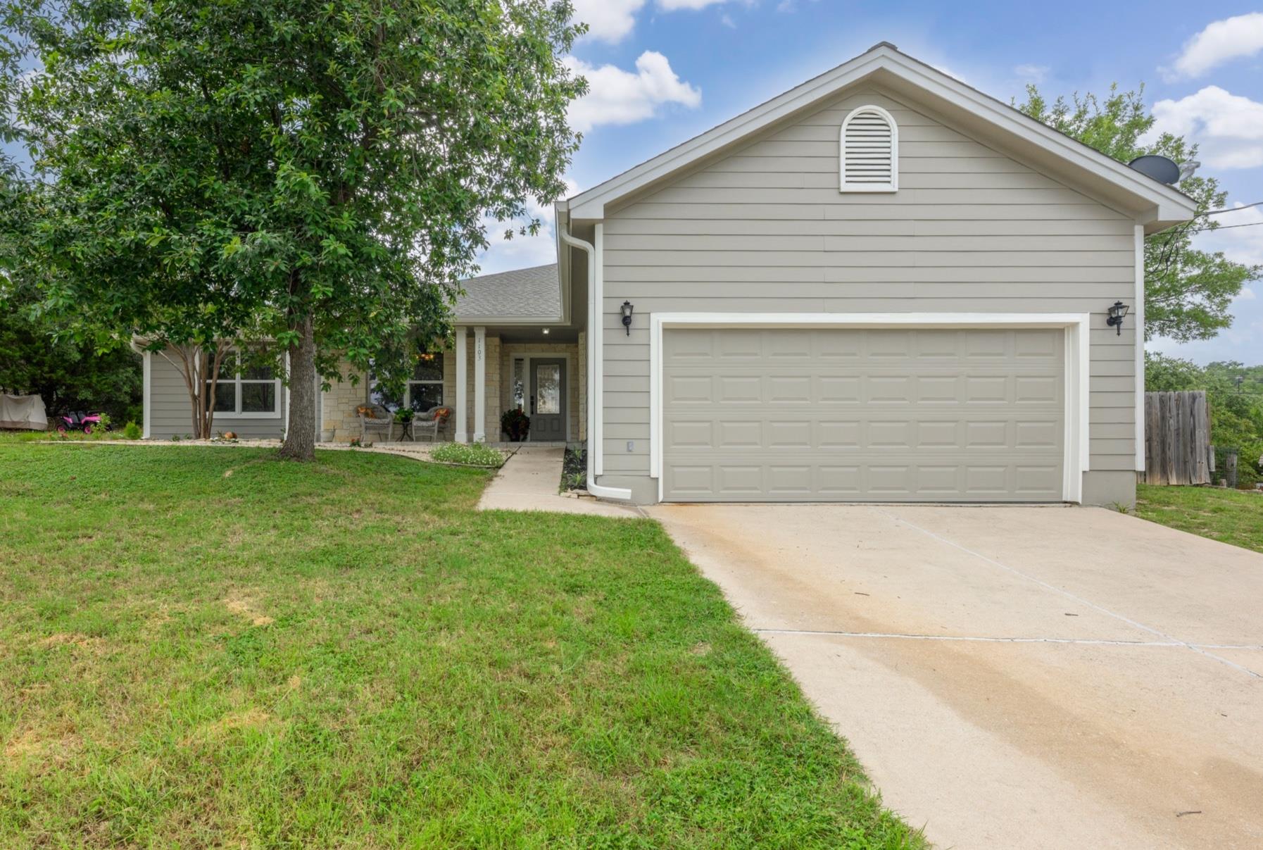 1103 Larkhall Dr Property Photo 1