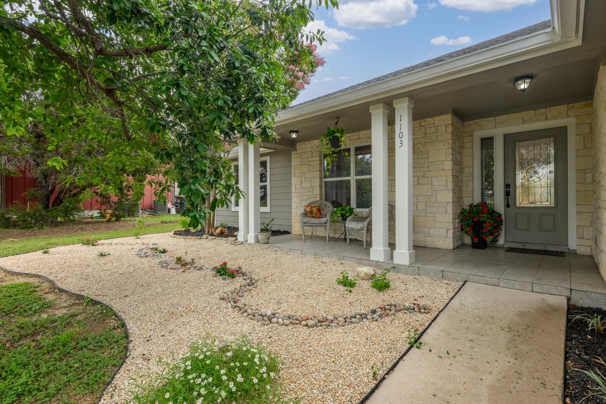 1103 Larkhall Dr Property Photo 2