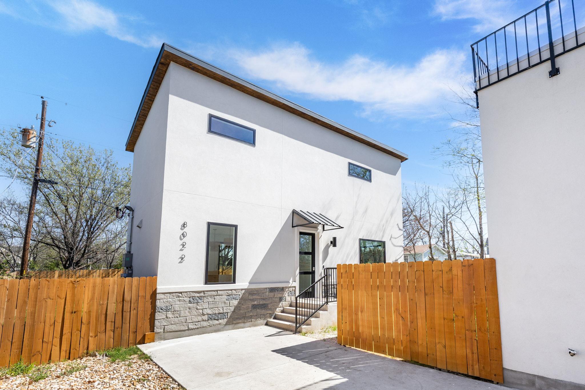 802 Philco Dr 2 Property Photo