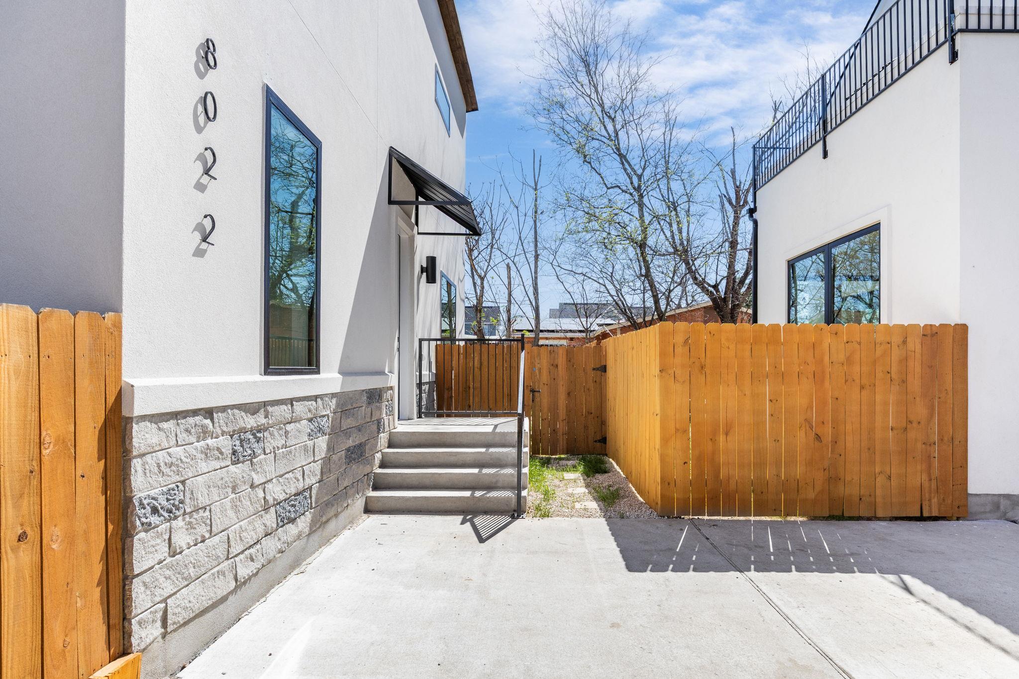 802 Philco Dr 2 Property Photo 2