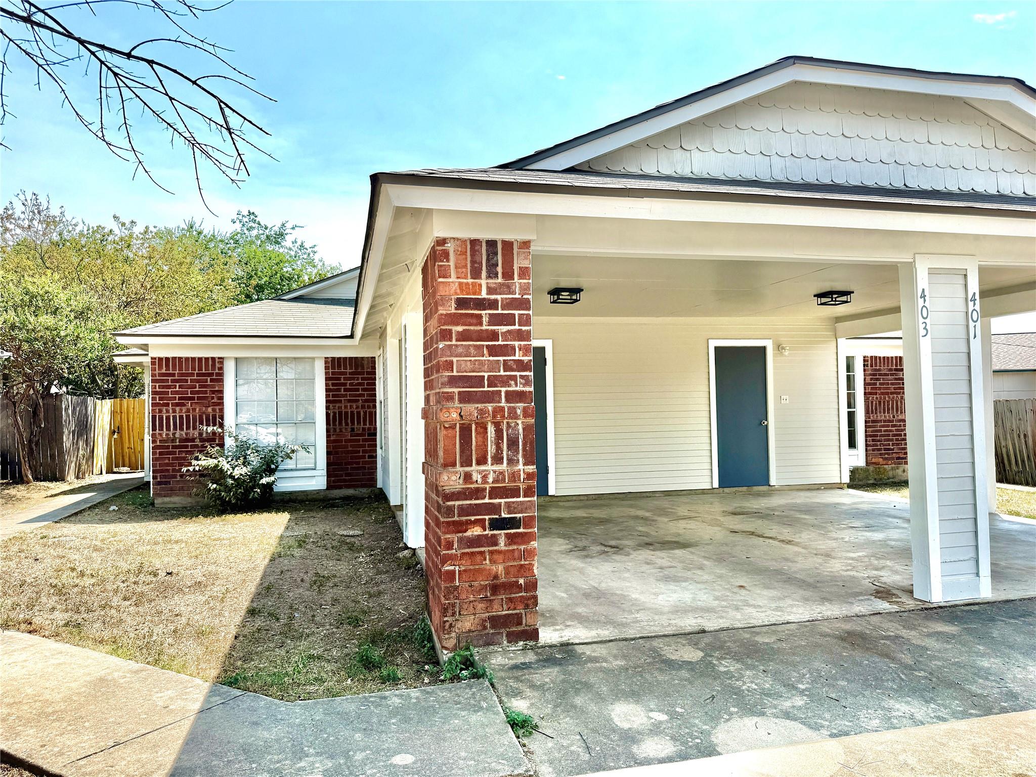 403 Country Aire Dr Property Photo 1