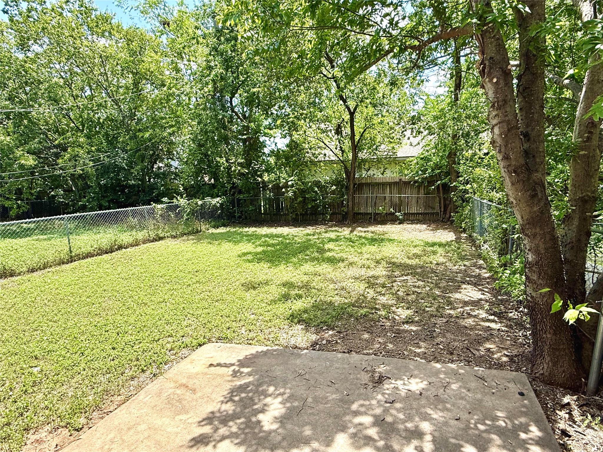 403 Country Aire Dr Property Photo 10