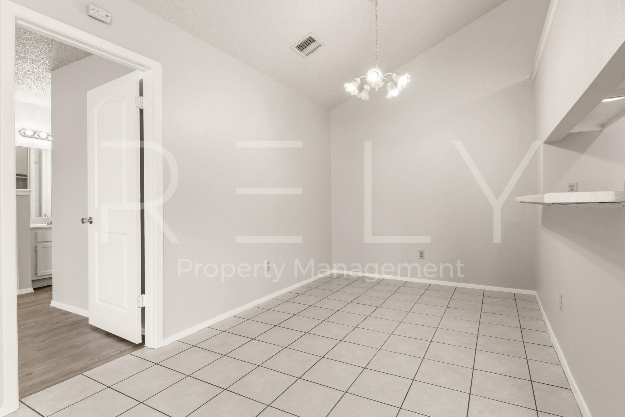 409 Greenlawn Blvd Property Photo 12
