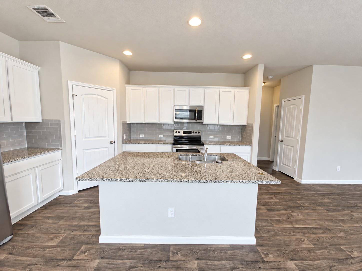 309 Naset Dr Property Photo 8