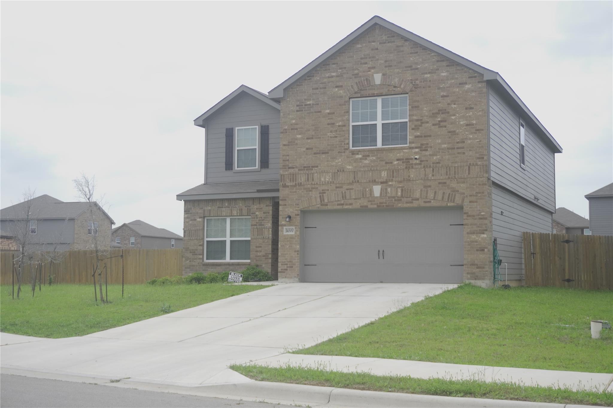 14300 Prairie Sod Ln Property Photo 3