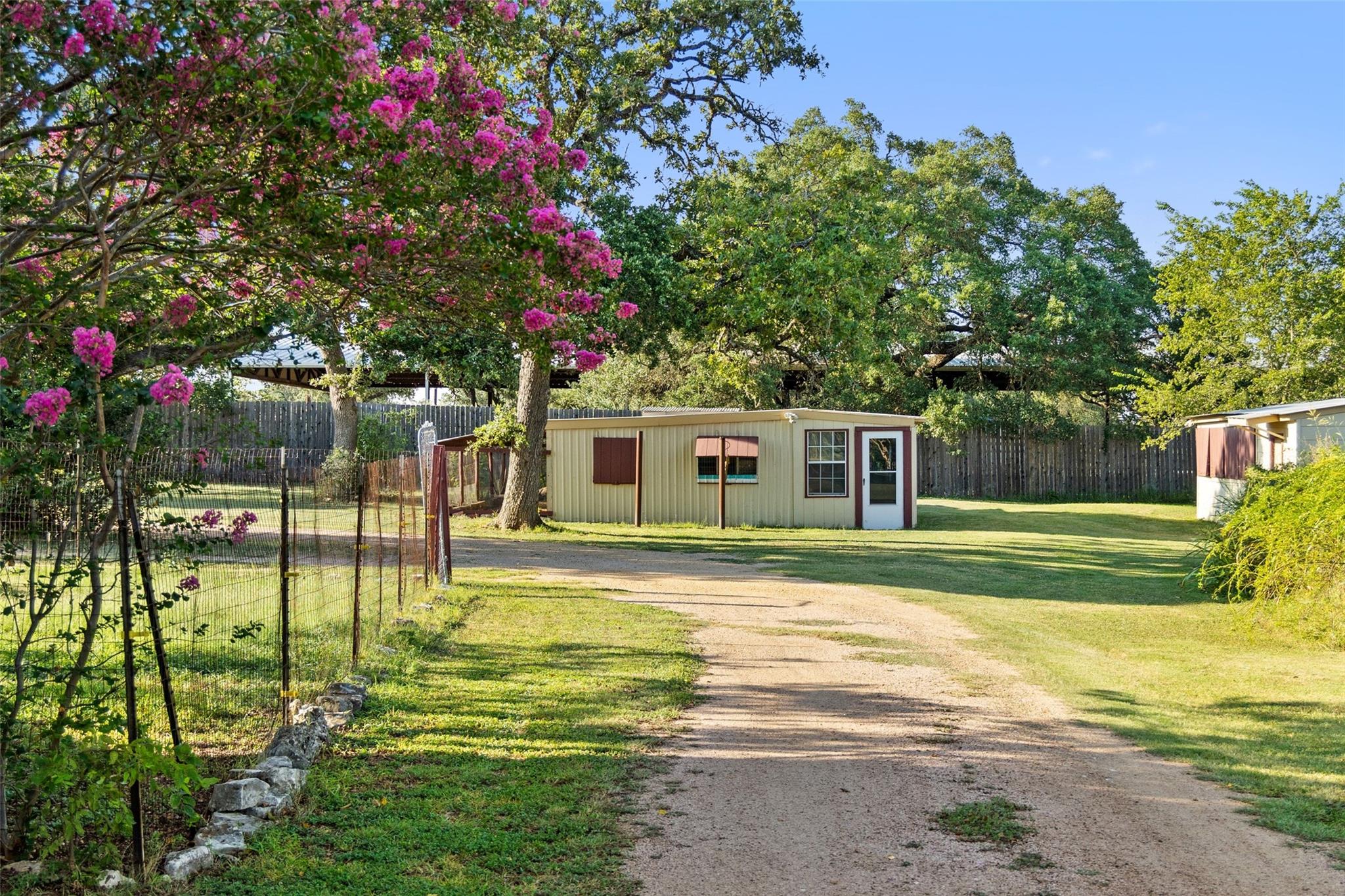 2501 Lone Man Mountain Rd Property Photo 36