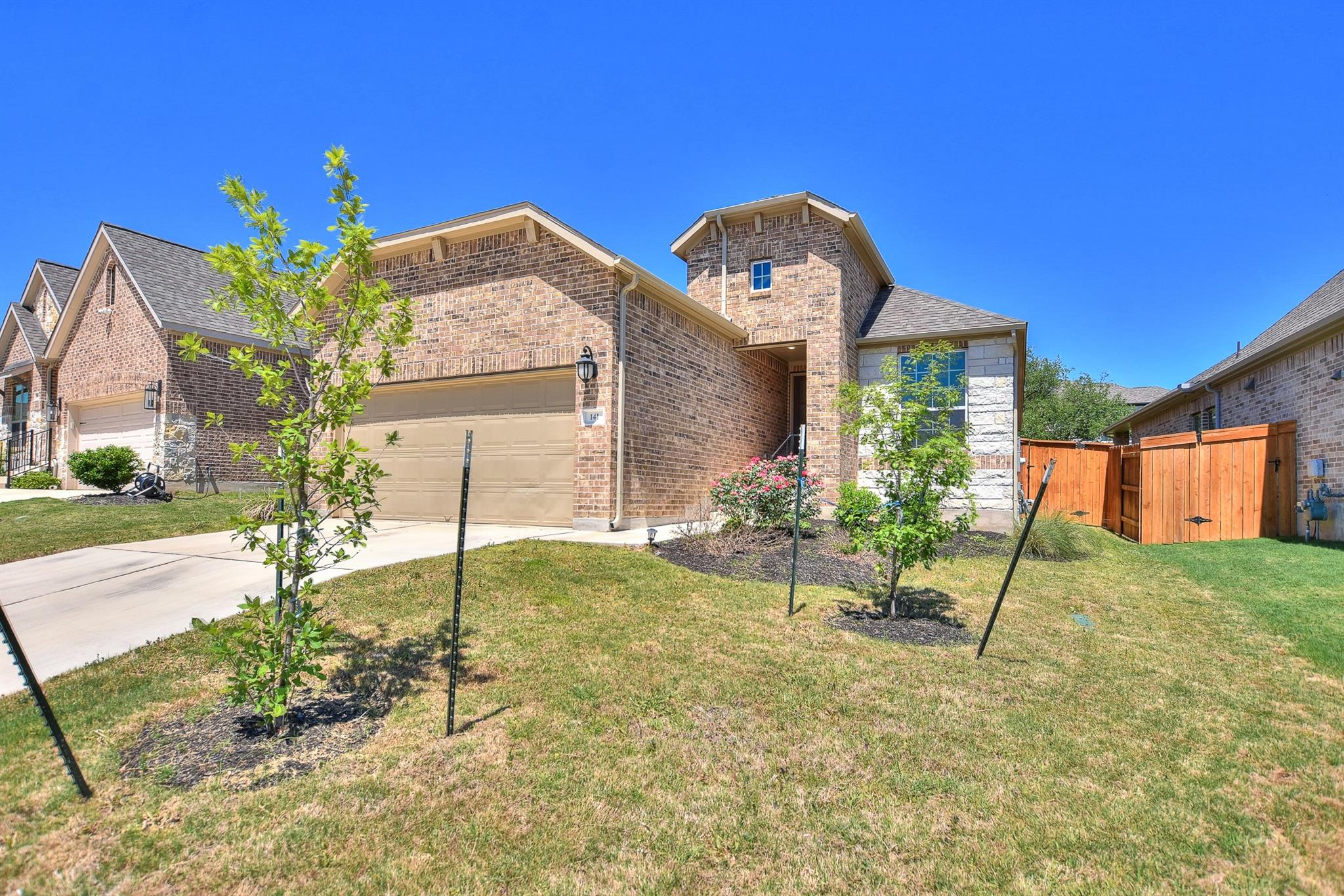141 Green Knoll Ln Property Photo