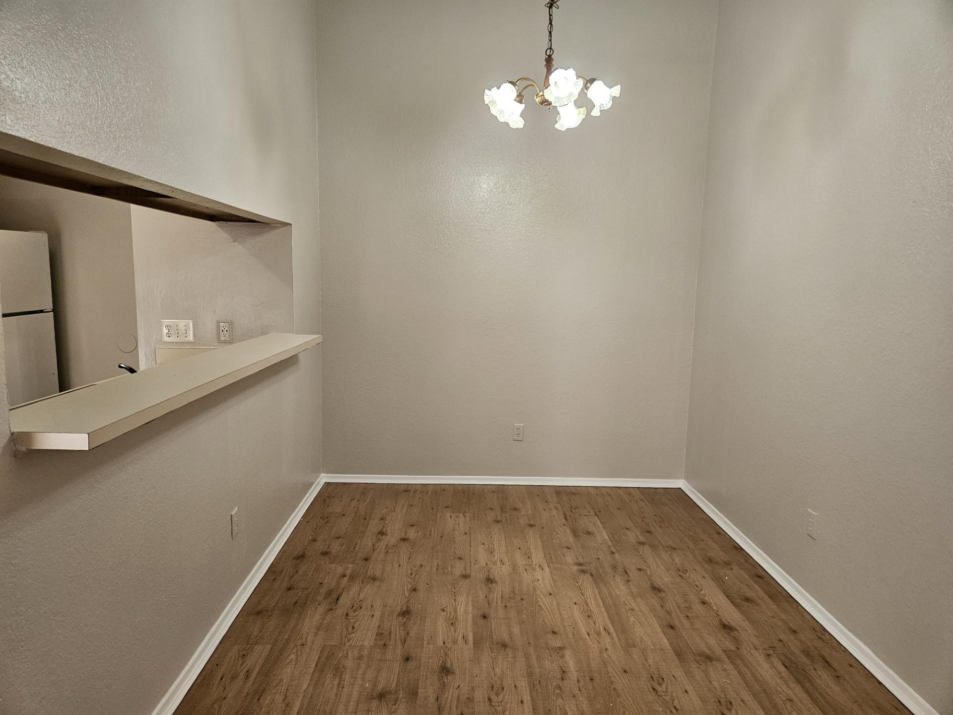 805 Lexington Rd #b Property Photo 2