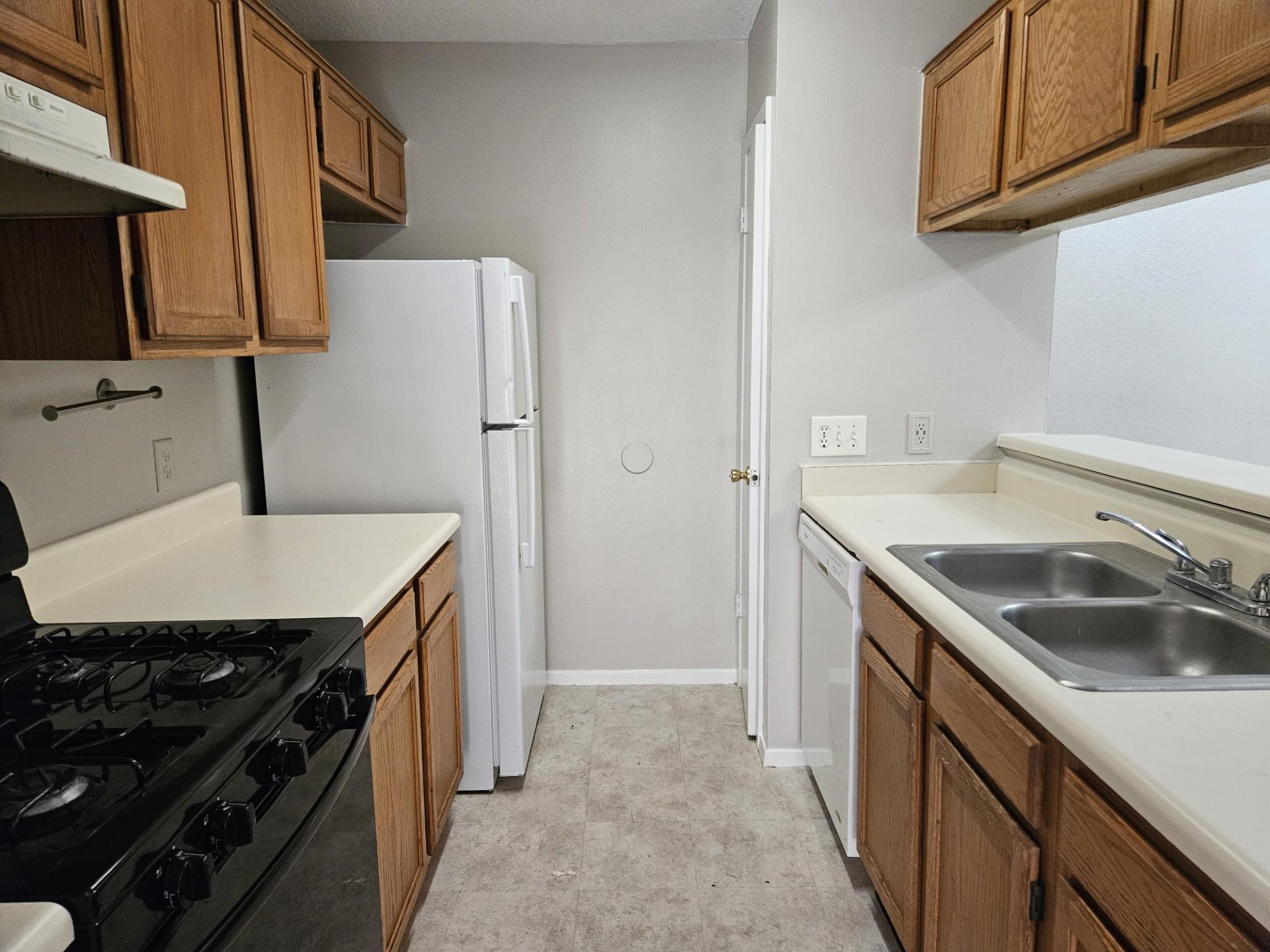 805 Lexington Rd #b Property Photo 3