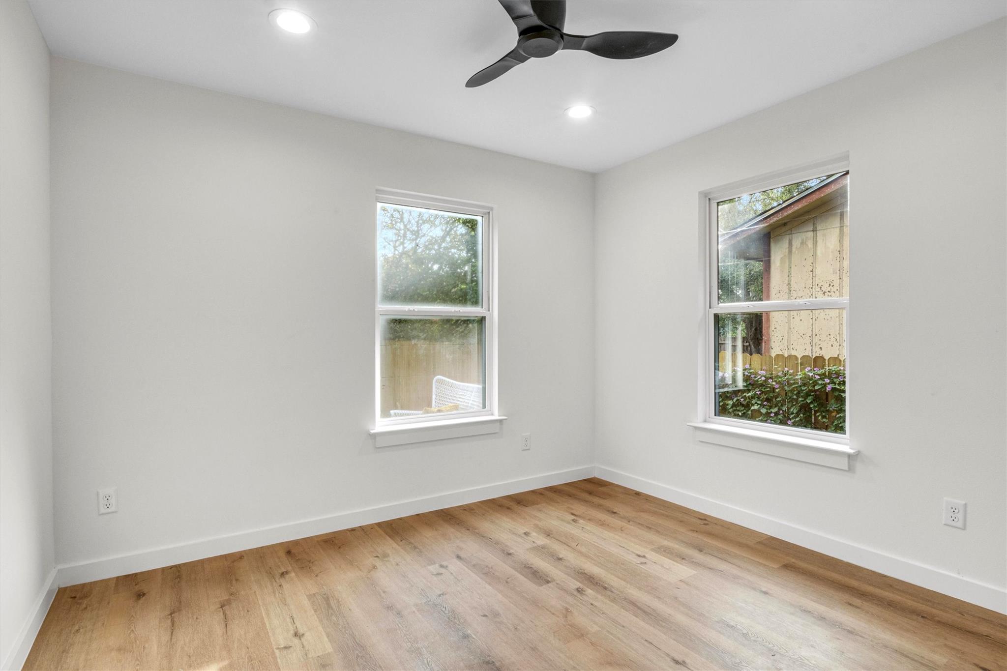 1103 Marshall St Property Photo 20