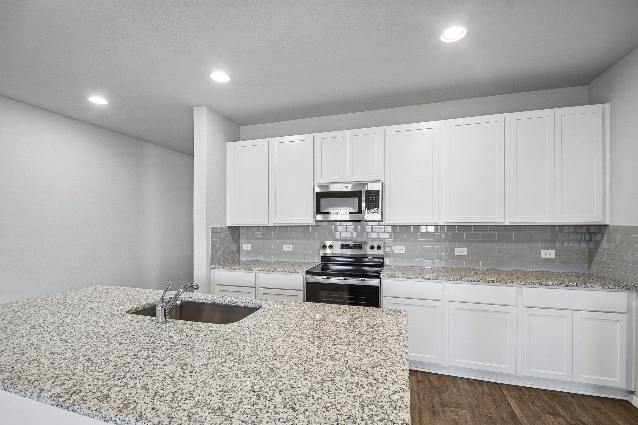 2428 Ambling Trl Property Photo 8