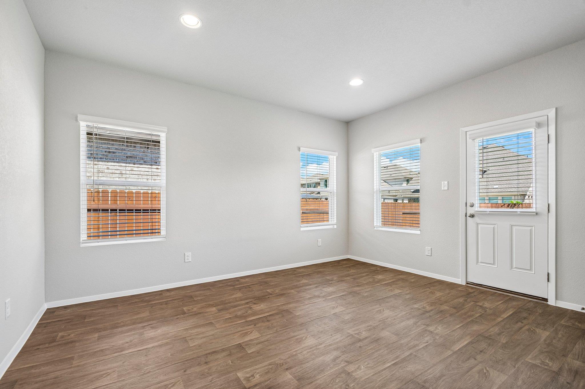 2428 Ambling Trl Property Photo 13