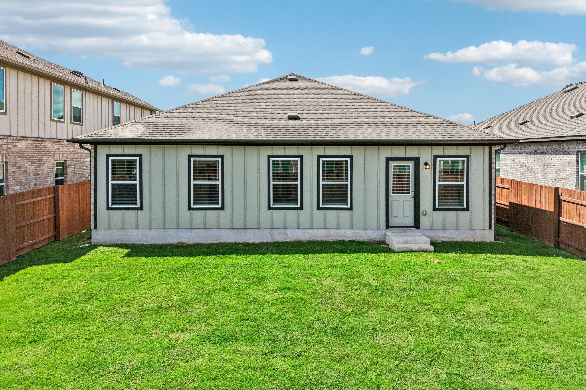 2428 Ambling Trl Property Photo 35