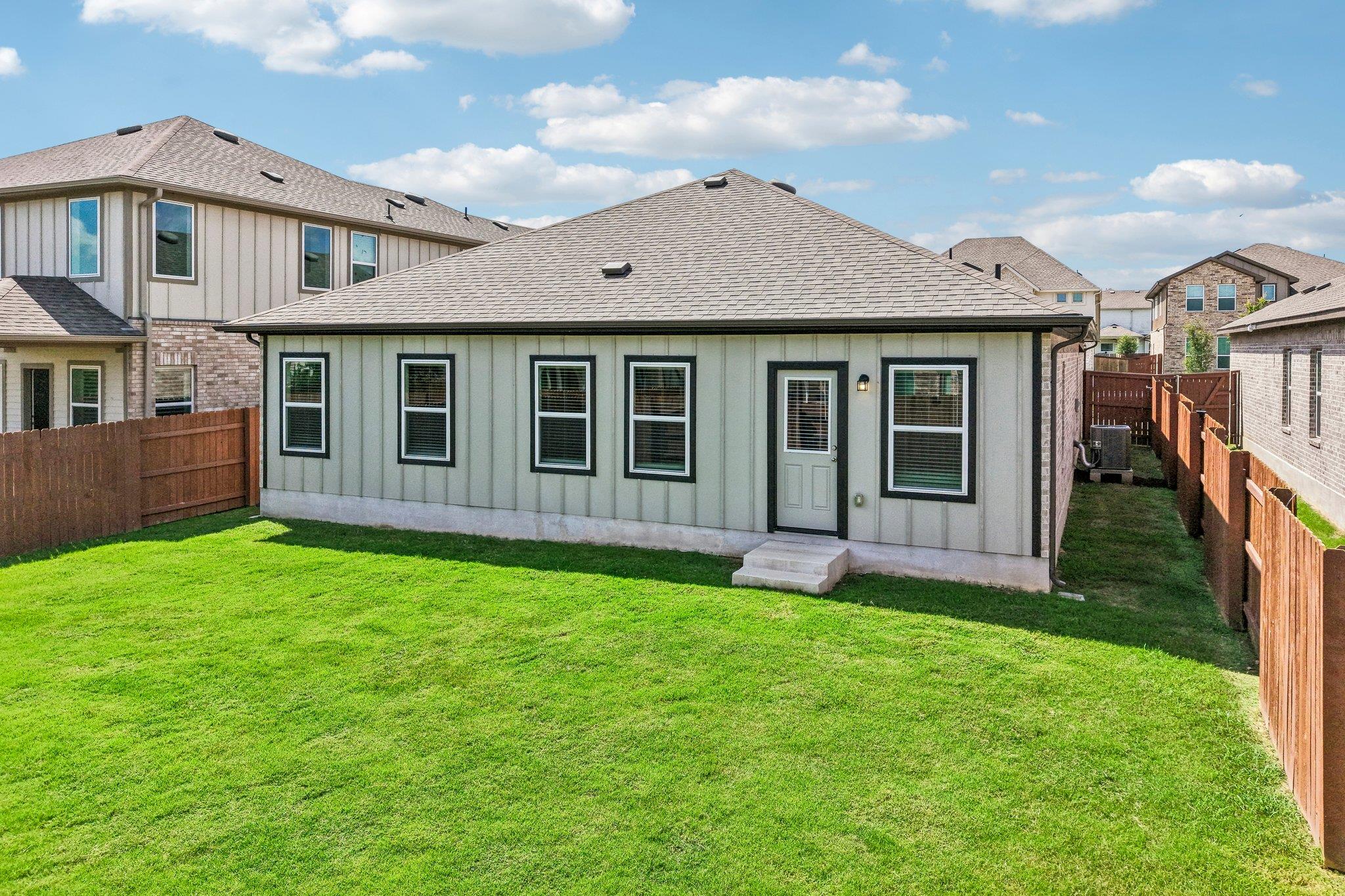 2428 Ambling Trl Property Photo 36
