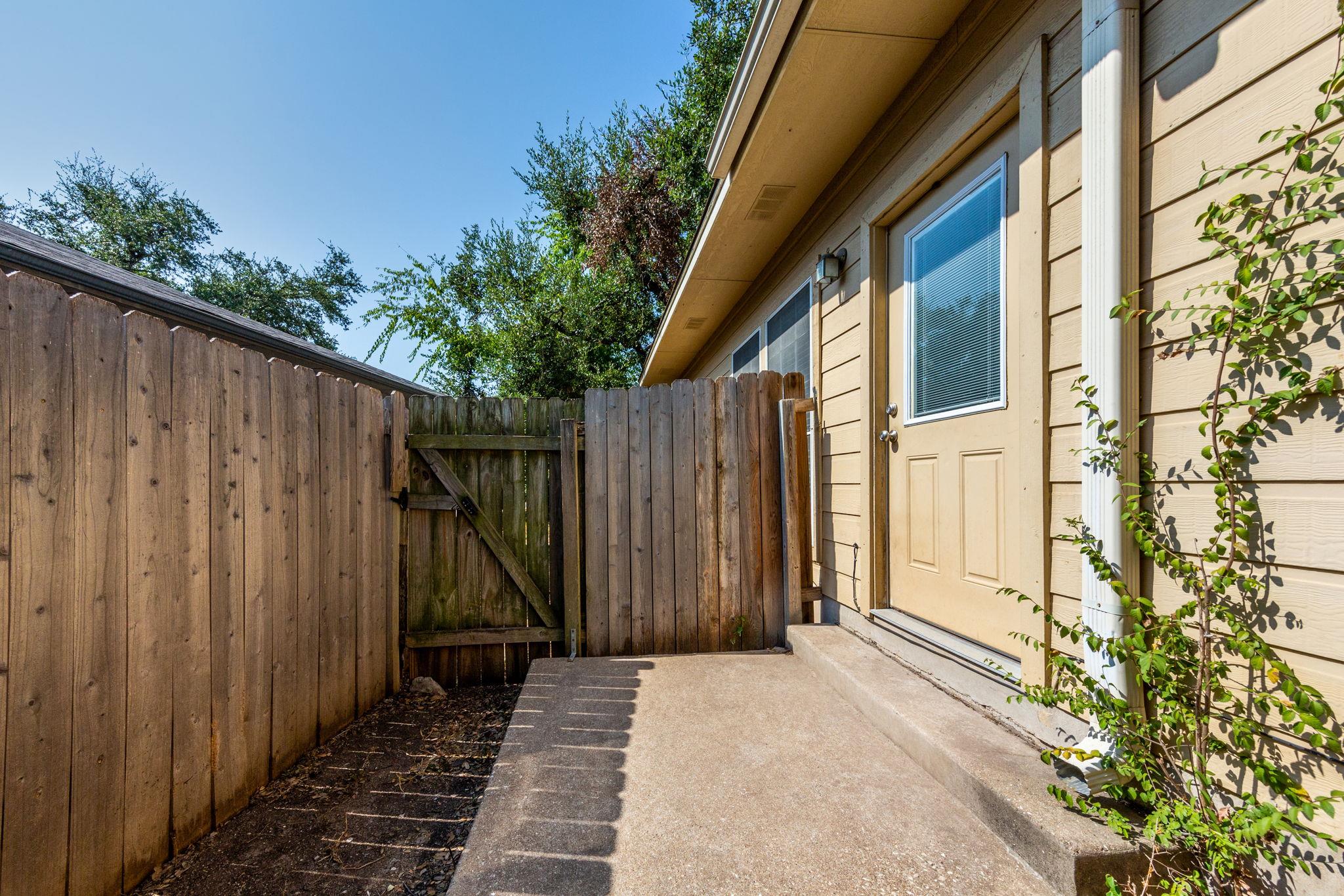8708 Weiser Dr #b Property Photo 29
