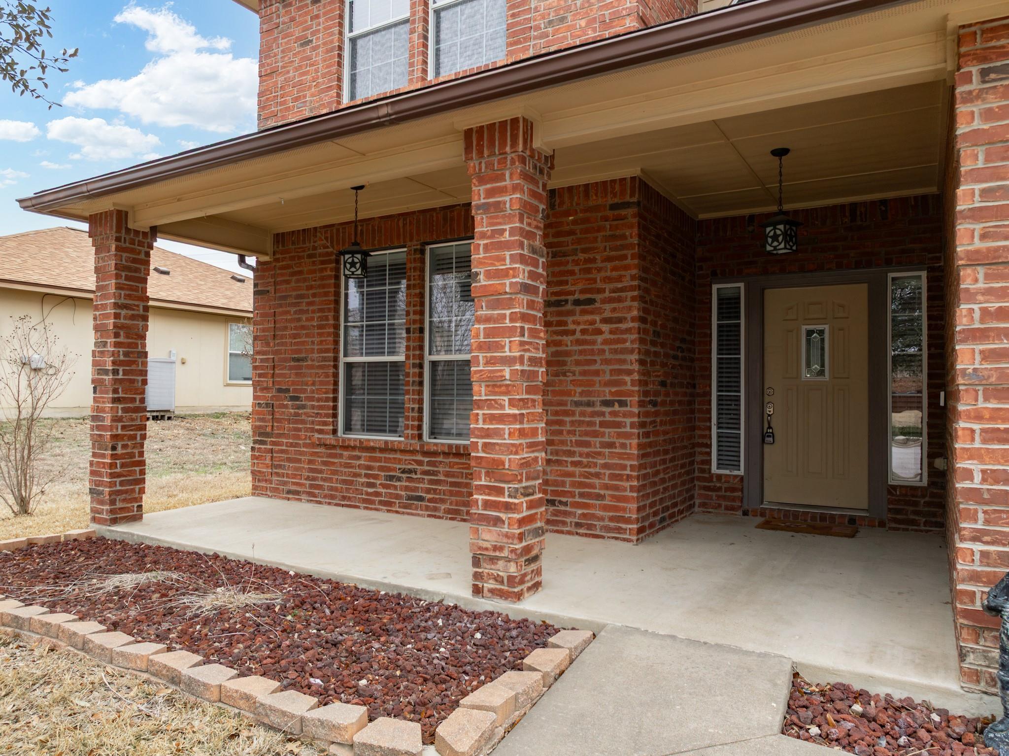1904 Griffin Dr Property Photo 2