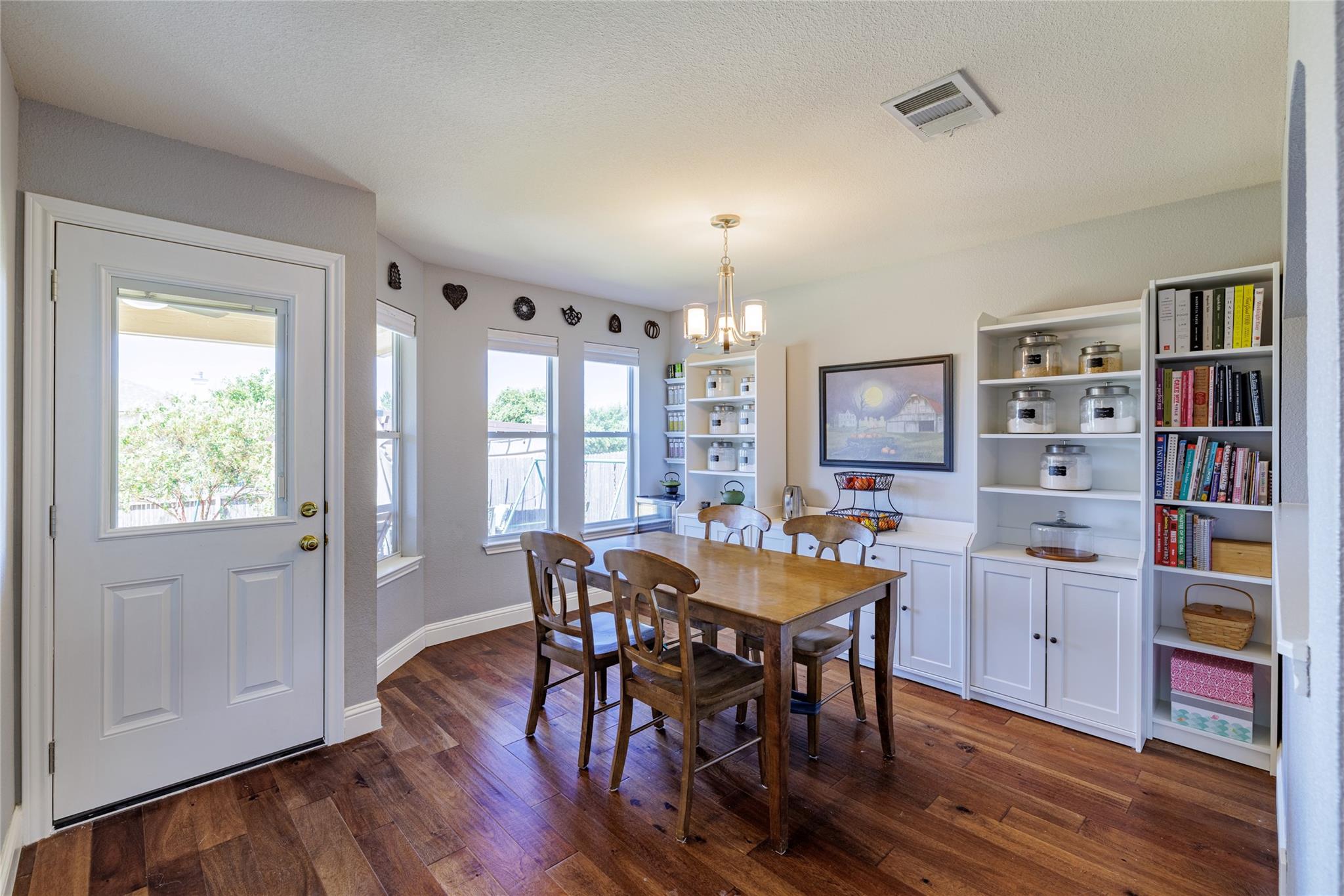 204 Precipice Way Property Photo 6