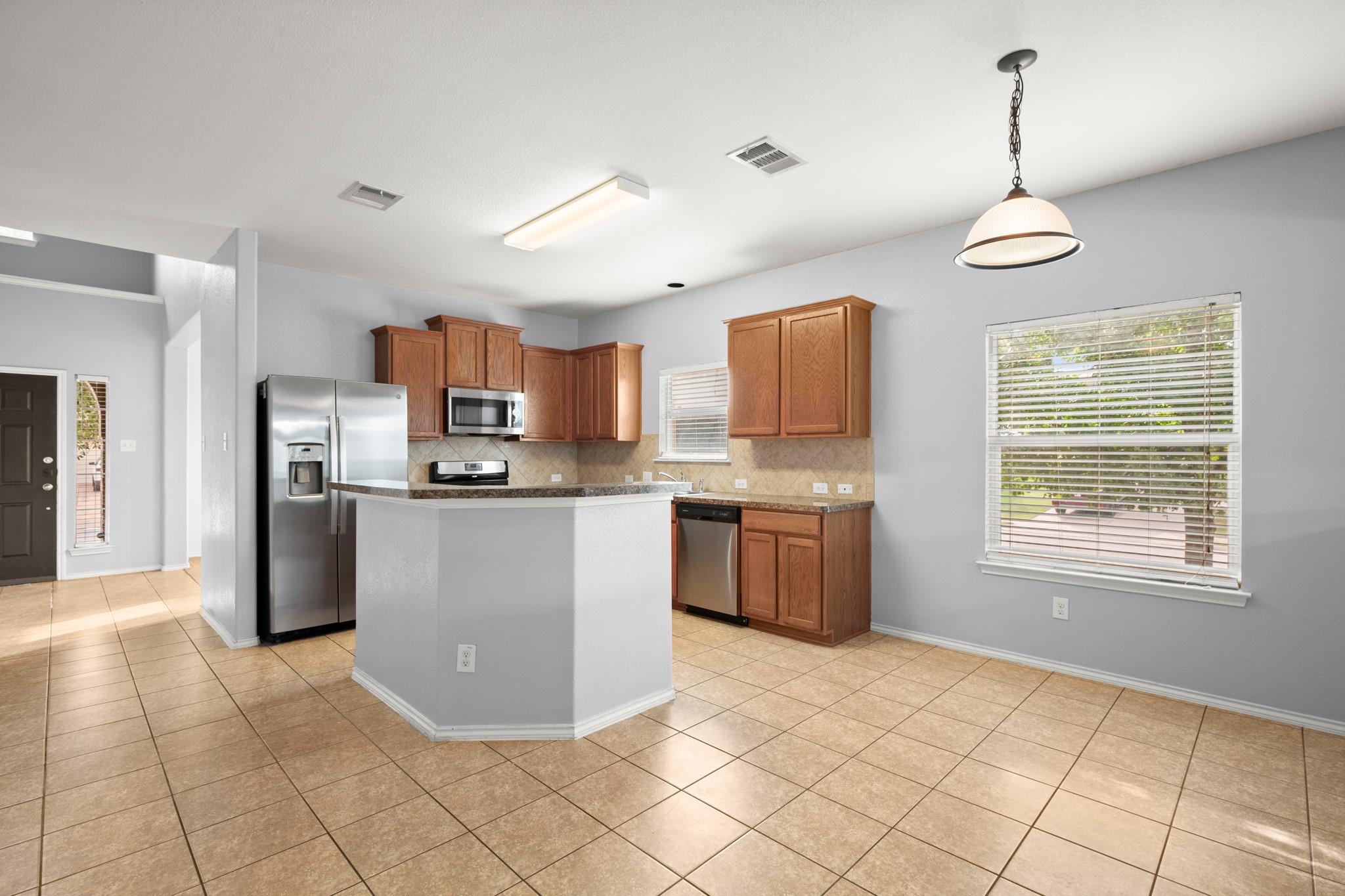 4617 Tiddle Ln Property Photo 4