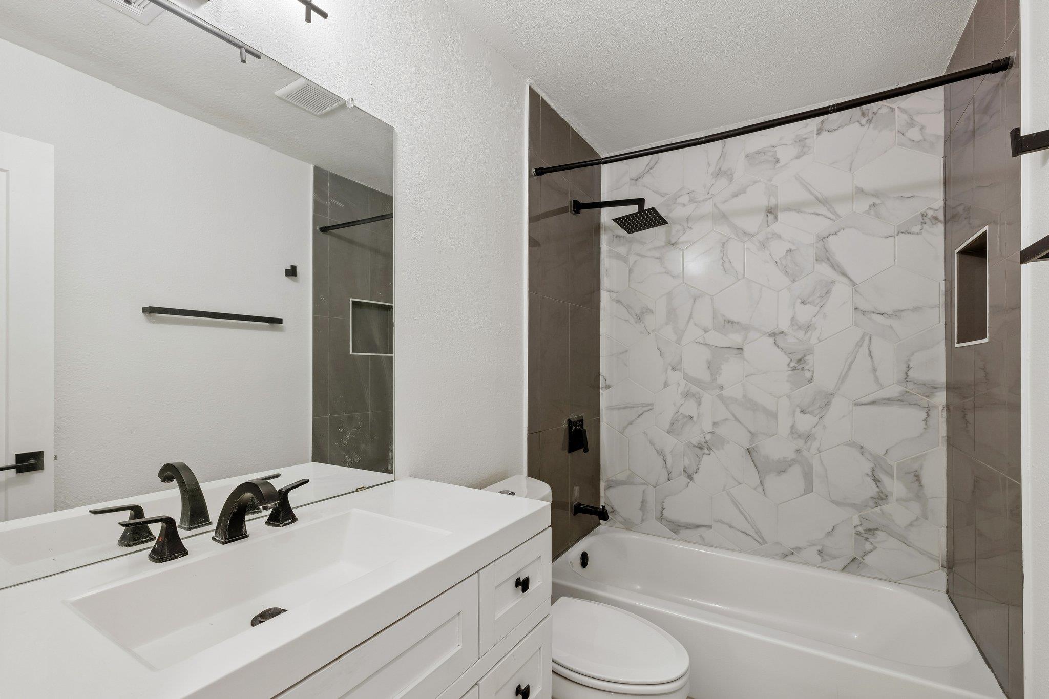 1900 Rampart Cir Property Photo 10