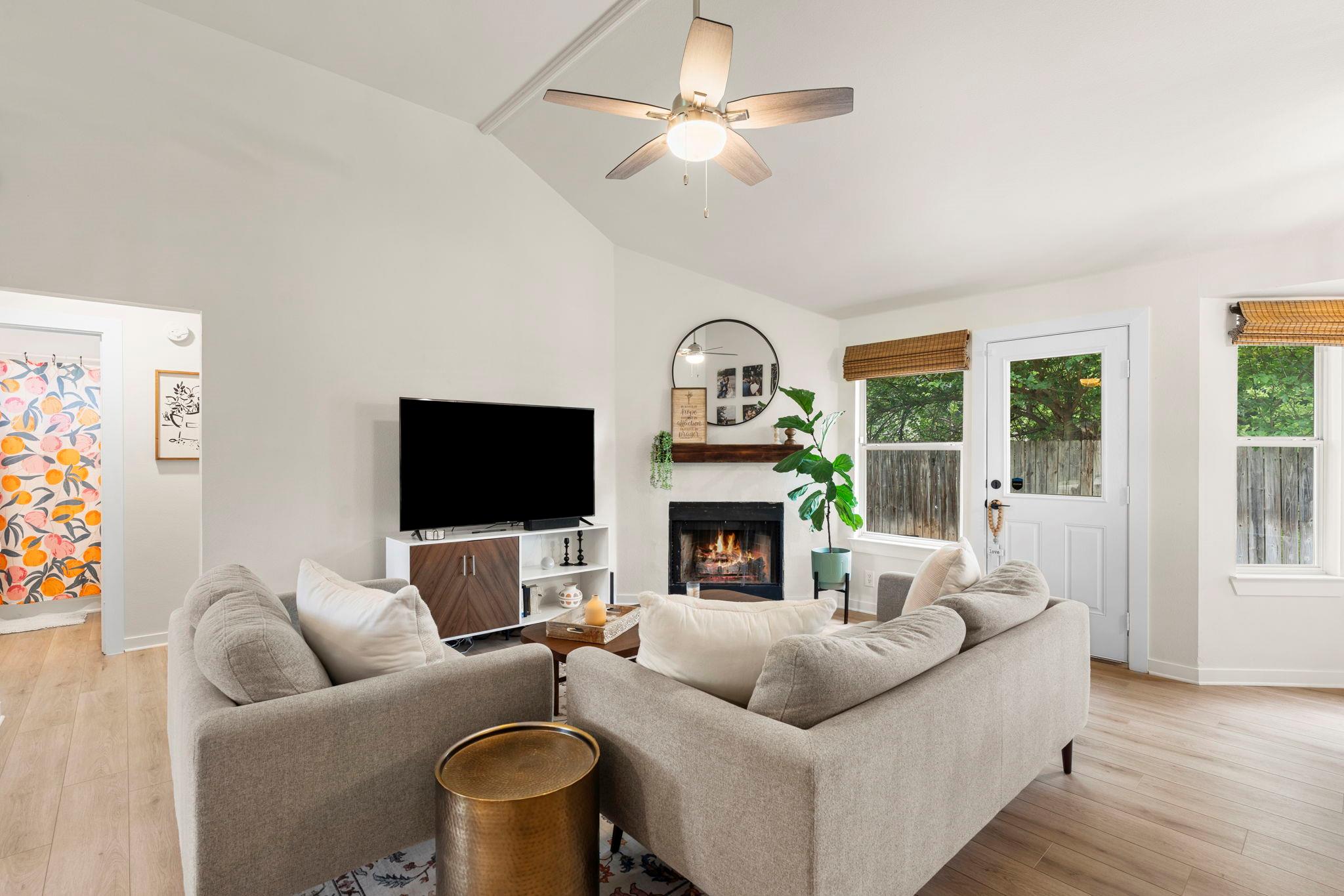 215 Crystal Knoll BLVD Property Photo 1