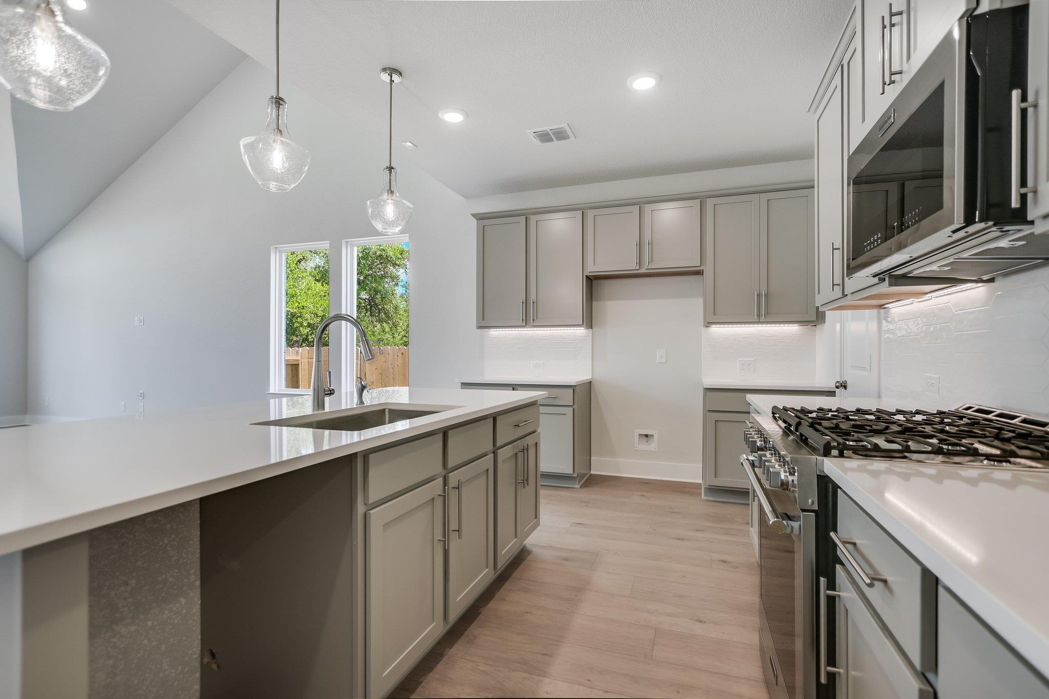 278 Smithsonian Ln Property Photo 4
