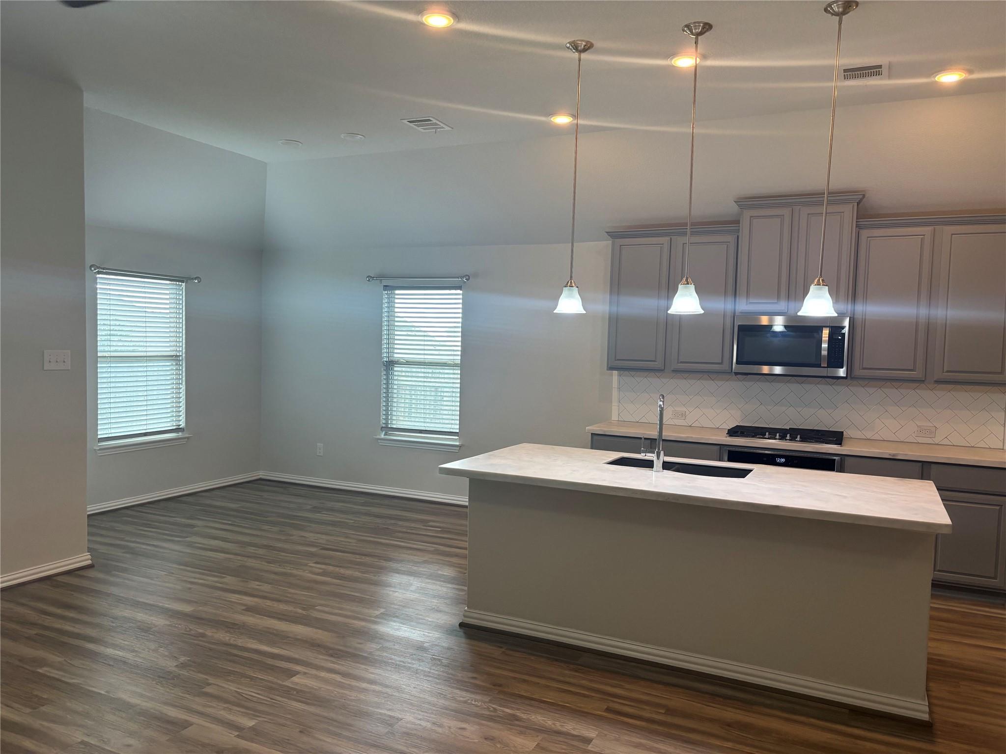 330 Algaroba Loop Property Photo 2