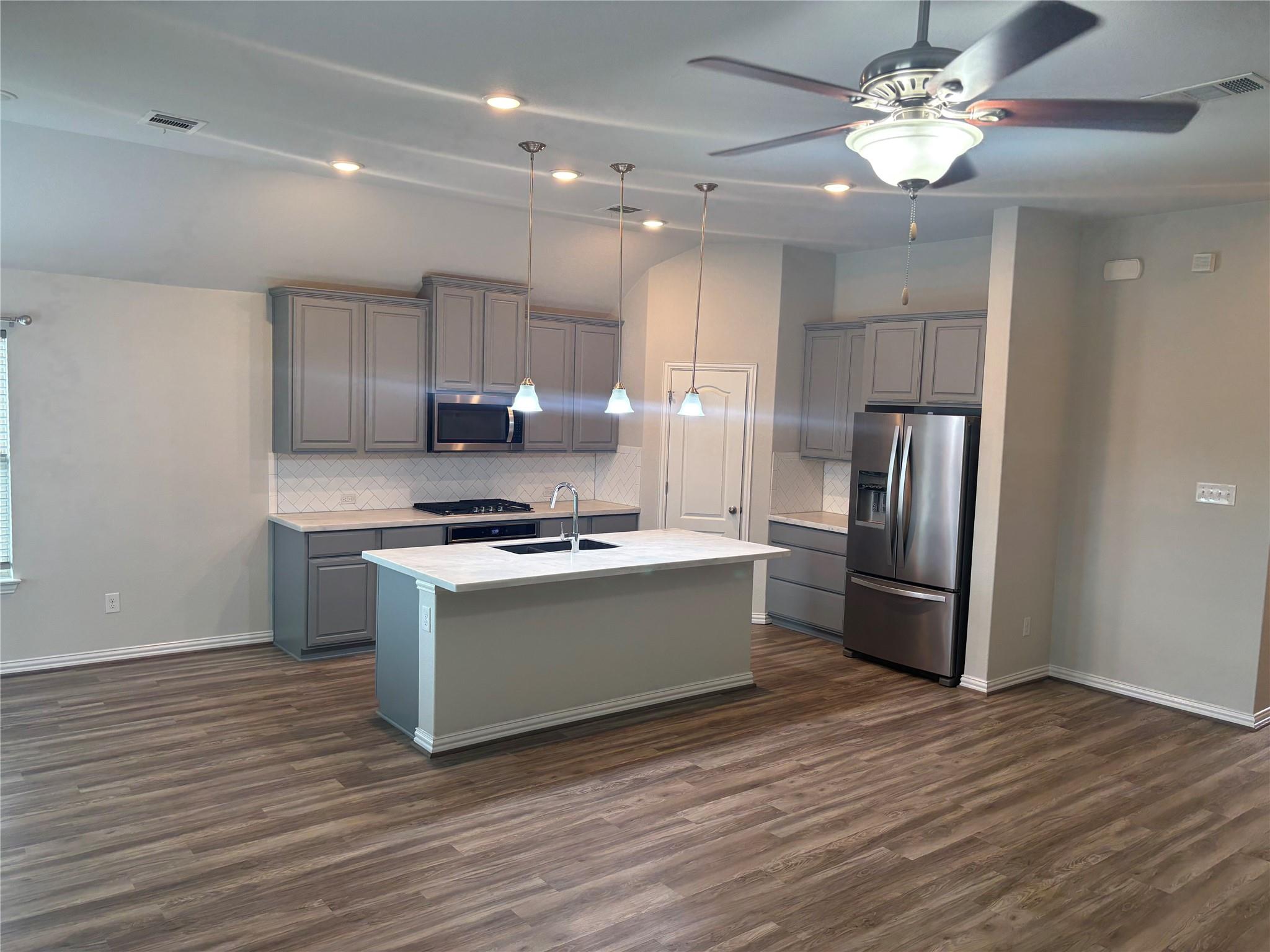 330 Algaroba Loop Property Photo 4